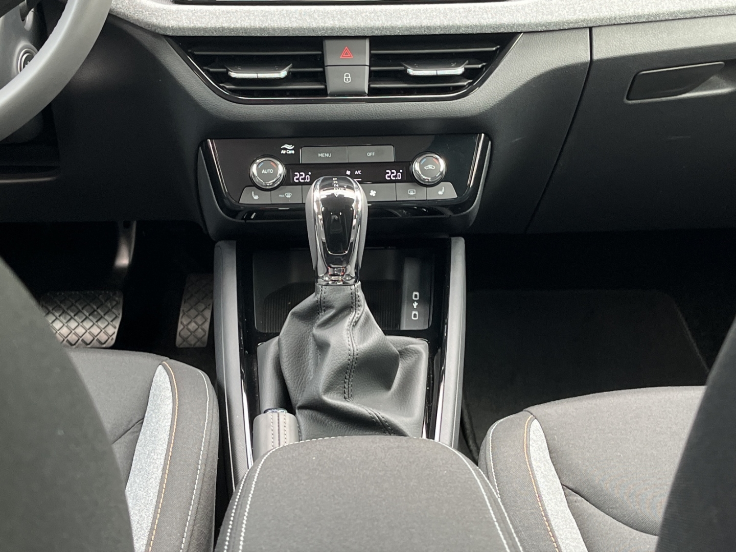 Kamiq Tour StandHZG AHK-klappbar Panorama Navi Digitales Cockpit 360 Kamera LED Blendfreies Fernl.