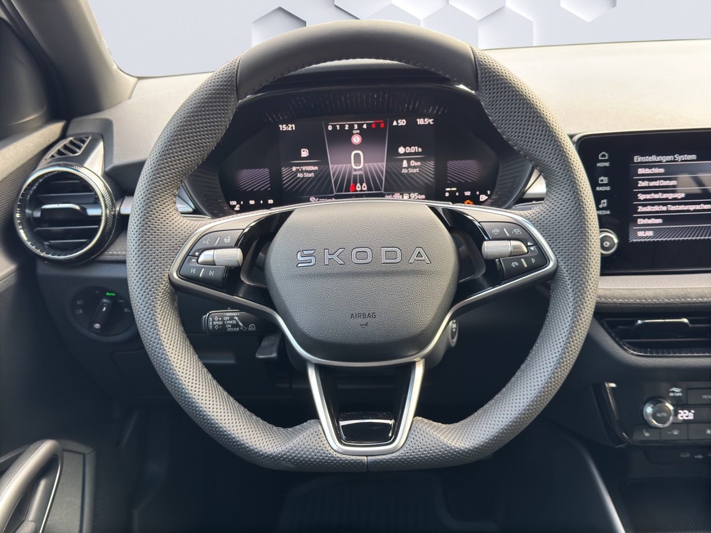 Fabia Selection LED Sperrdiff. ACC Apple CarPlay Android Auto Mehrzonenklima Musikstreaming