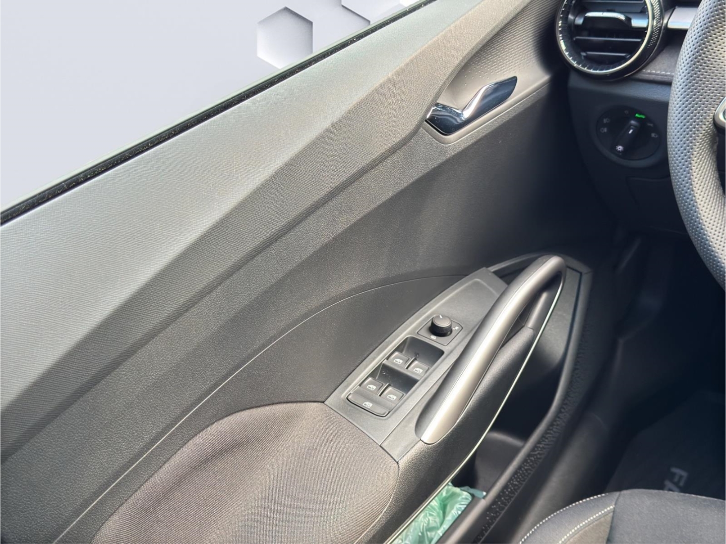 Fabia Selection LED Sperrdiff. ACC Apple CarPlay Android Auto Mehrzonenklima Musikstreaming