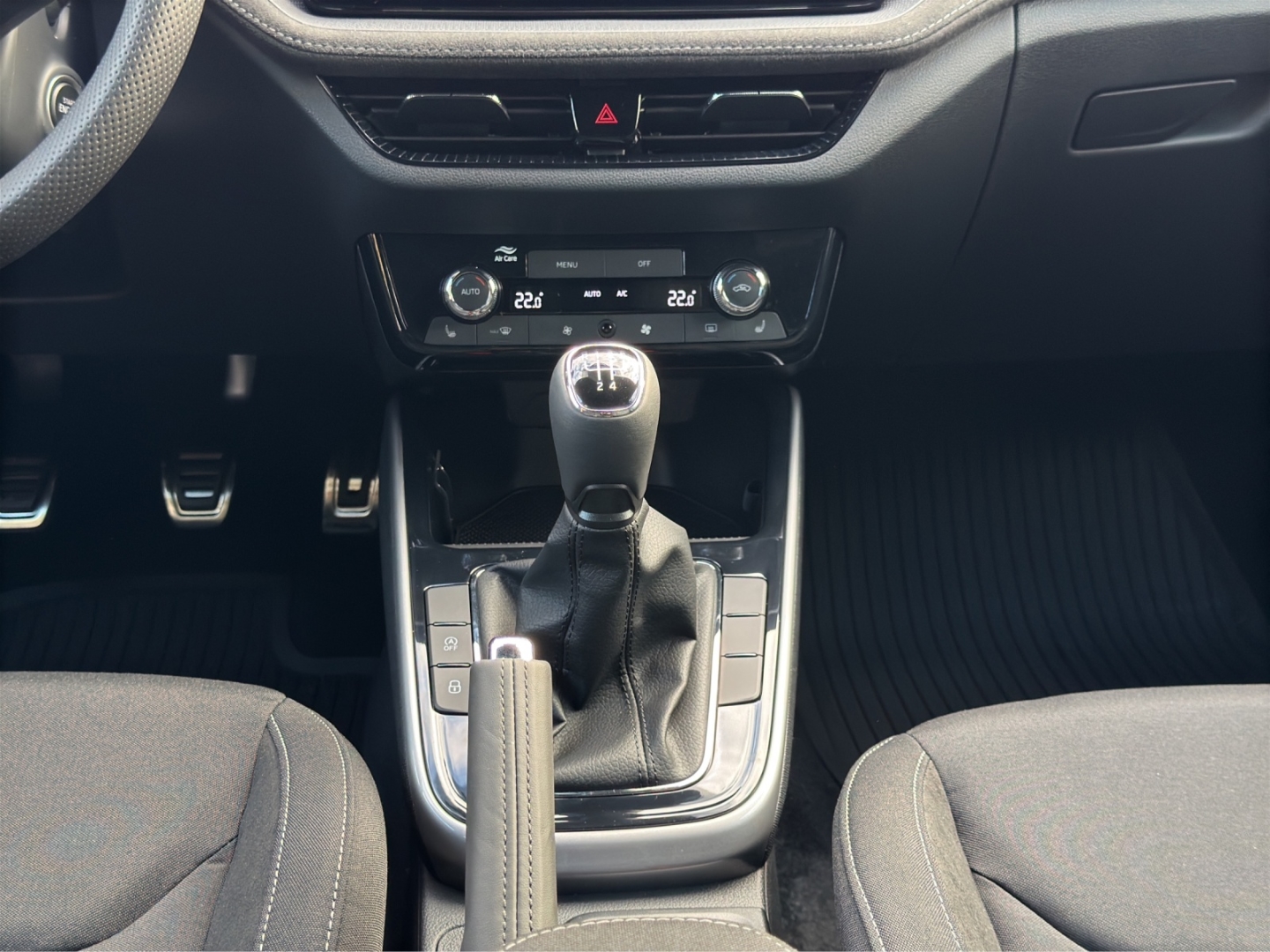 Fabia Selection LED Sperrdiff. ACC Apple CarPlay Android Auto Mehrzonenklima Musikstreaming