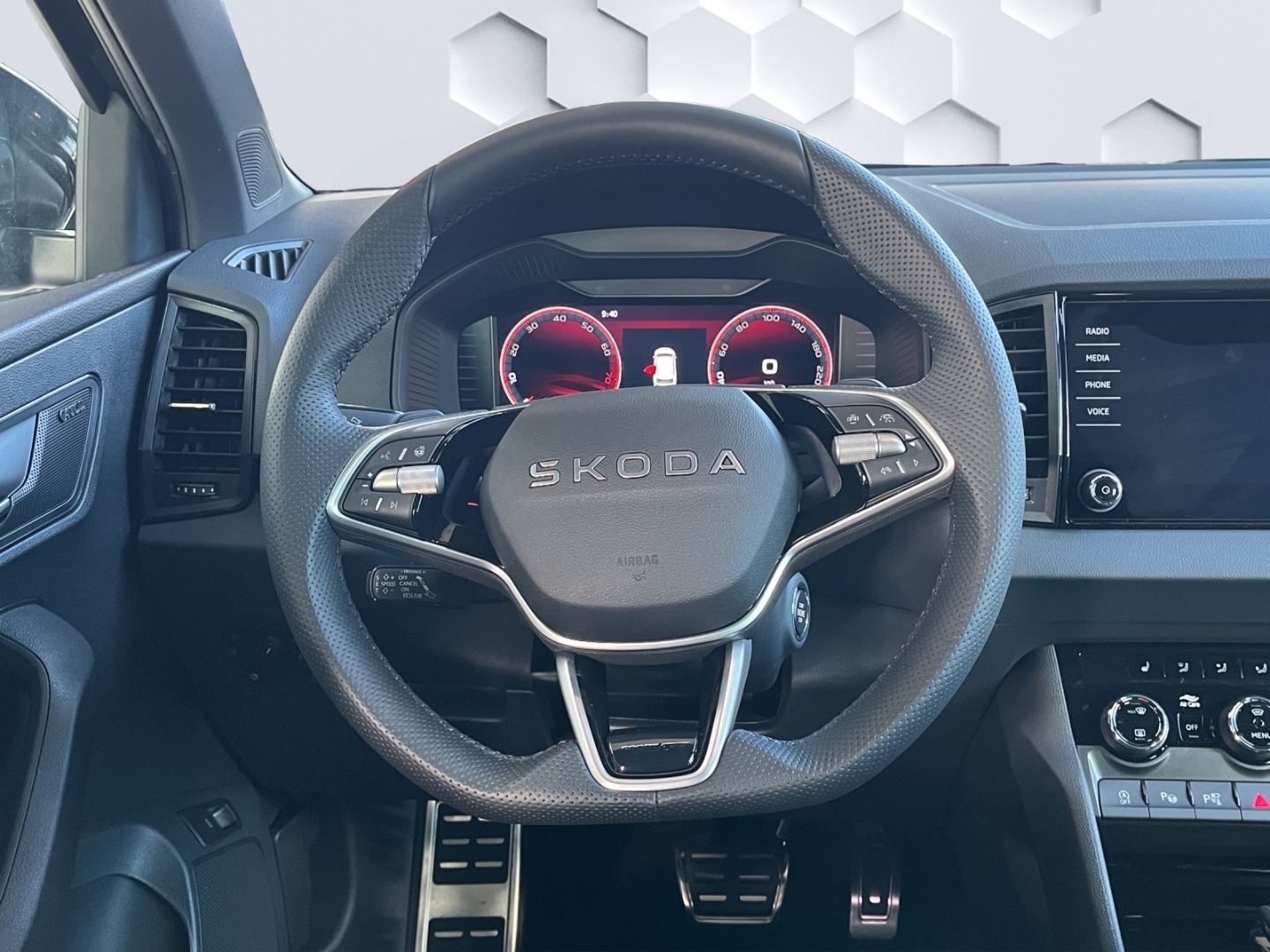 Karoq Sportline Sportpaket AD AHK-el. klappb. Navi Digitales Cockpit Soundsystem 360 Kamera