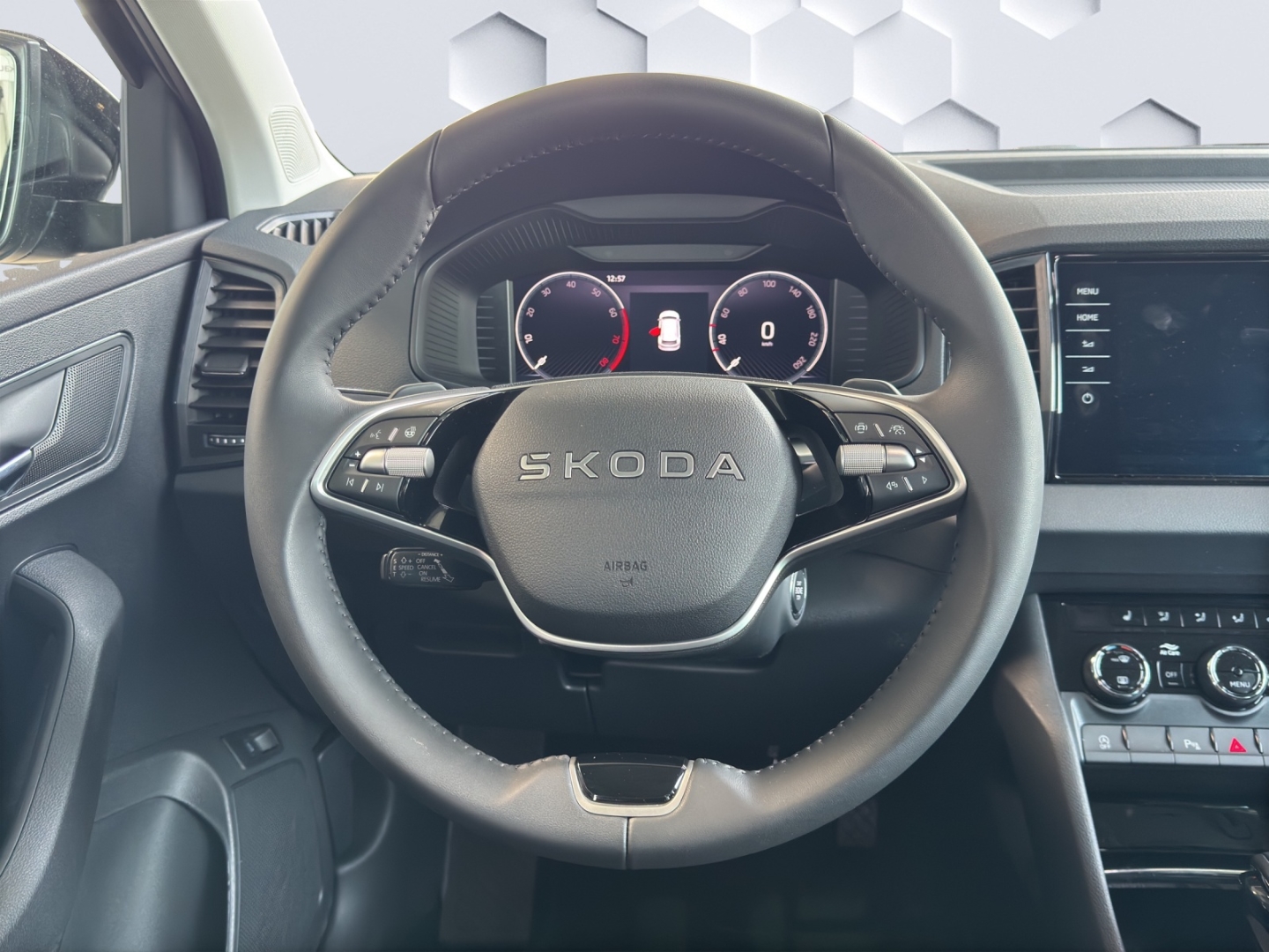 Karoq Balance AHK Navi Digitales Cockpit LED Sperrdiff. ACC El. Heckklappe Apple CarPlay