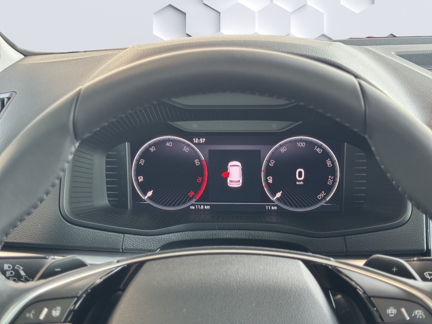 Karoq Balance AHK Navi Digitales Cockpit LED Sperrdiff. ACC El. Heckklappe Apple CarPlay