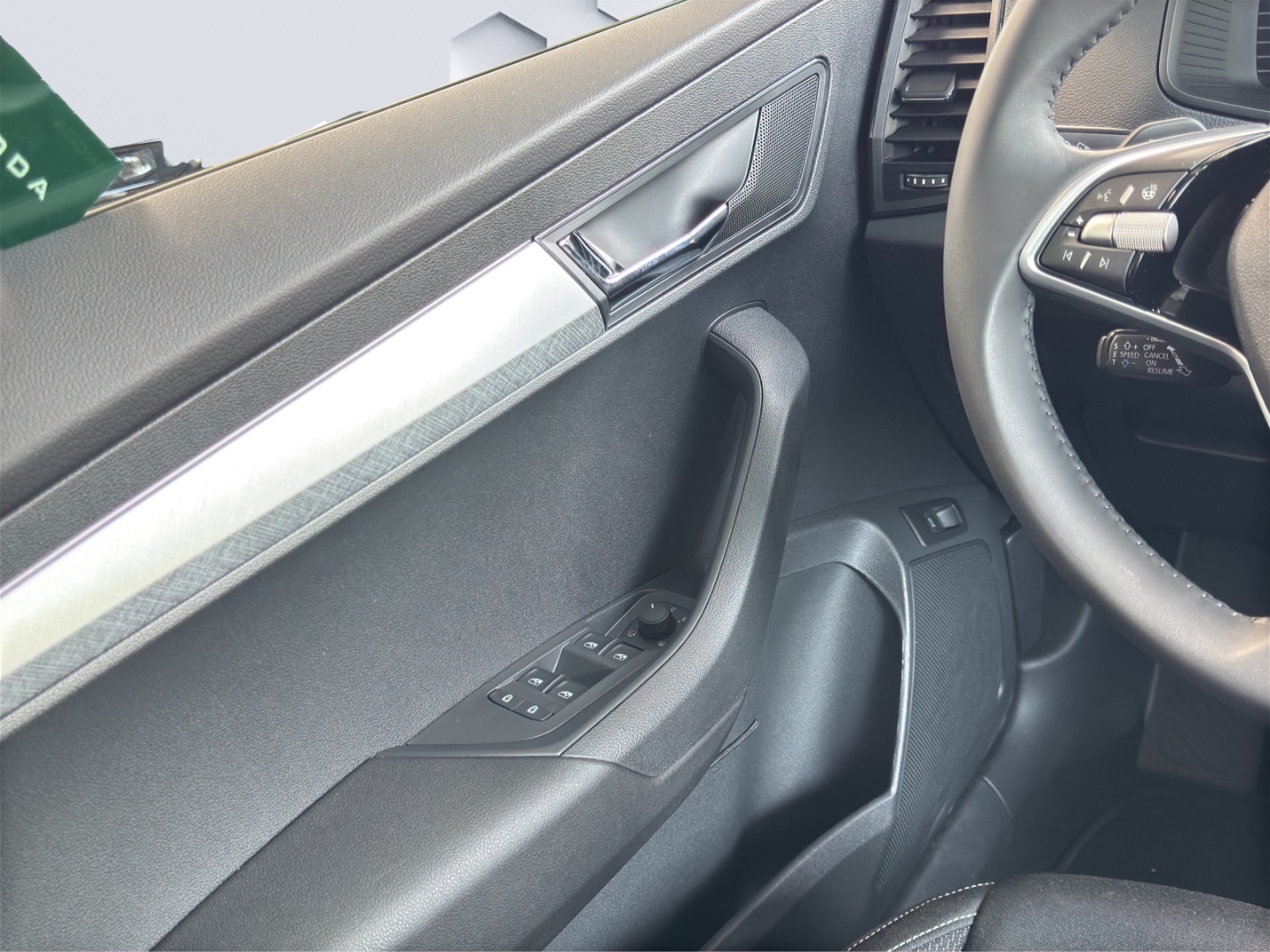 Karoq Balance AHK Navi Digitales Cockpit LED Sperrdiff. ACC El. Heckklappe Apple CarPlay