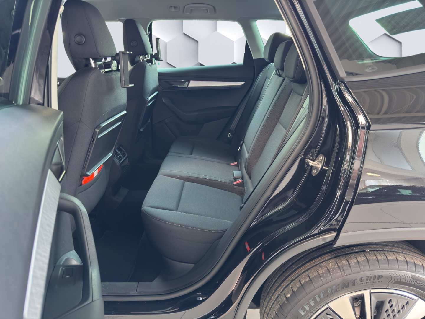 Karoq Balance AHK Navi Digitales Cockpit LED Sperrdiff. ACC El. Heckklappe Apple CarPlay