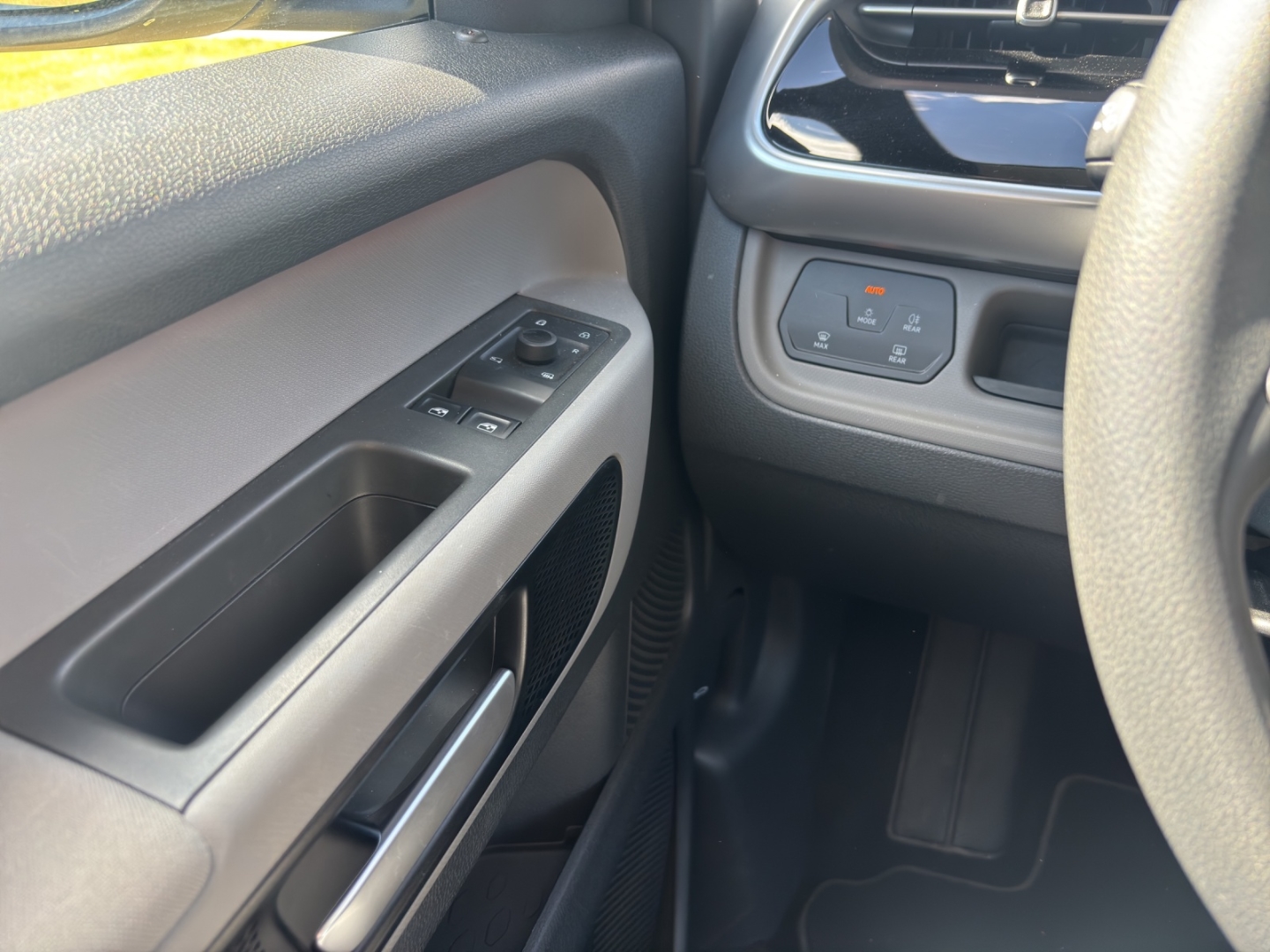 ID. Buzz Bus Basis Pro LED, Apple CarPlay, Android Auto, Klima