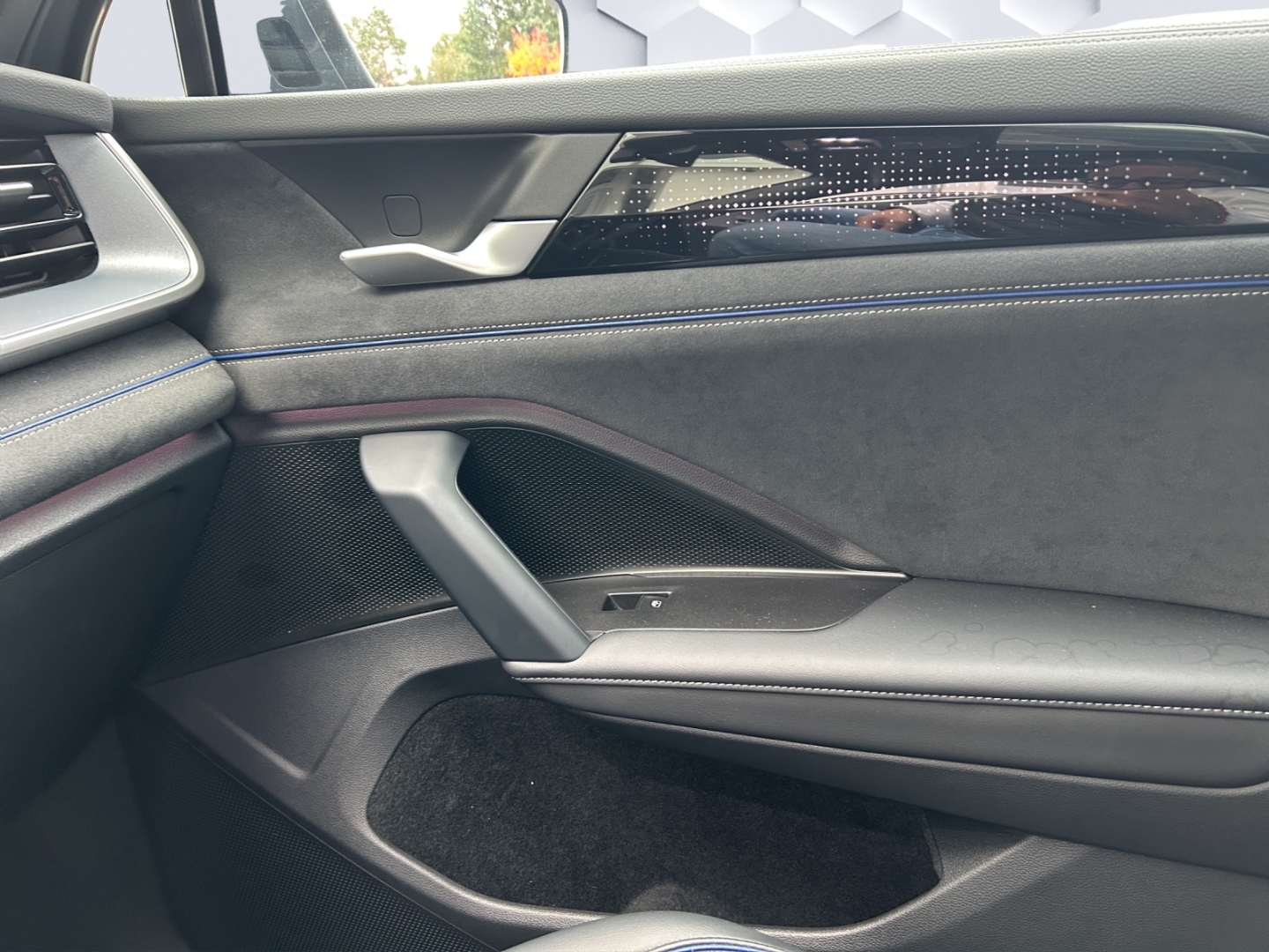 Tayron R-Line 2.0 TDI 4MOTION DSG AhK StHz W+S Reifen