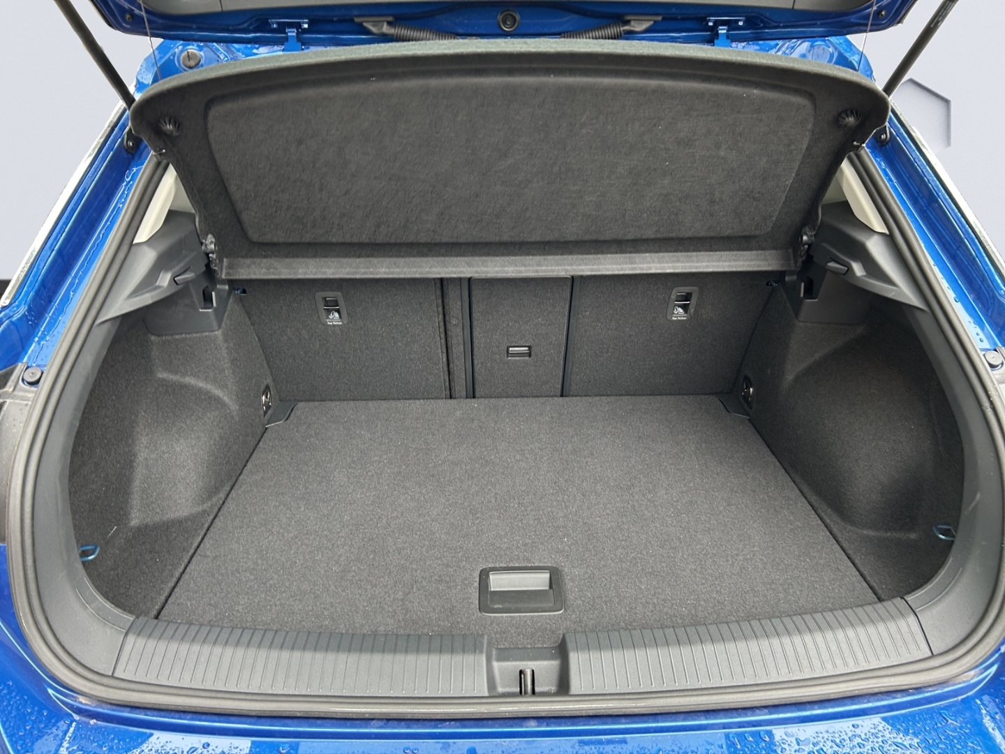 T-Roc 1.5l TSI DSG Navi IQ Light & Drive W+S Reifen
