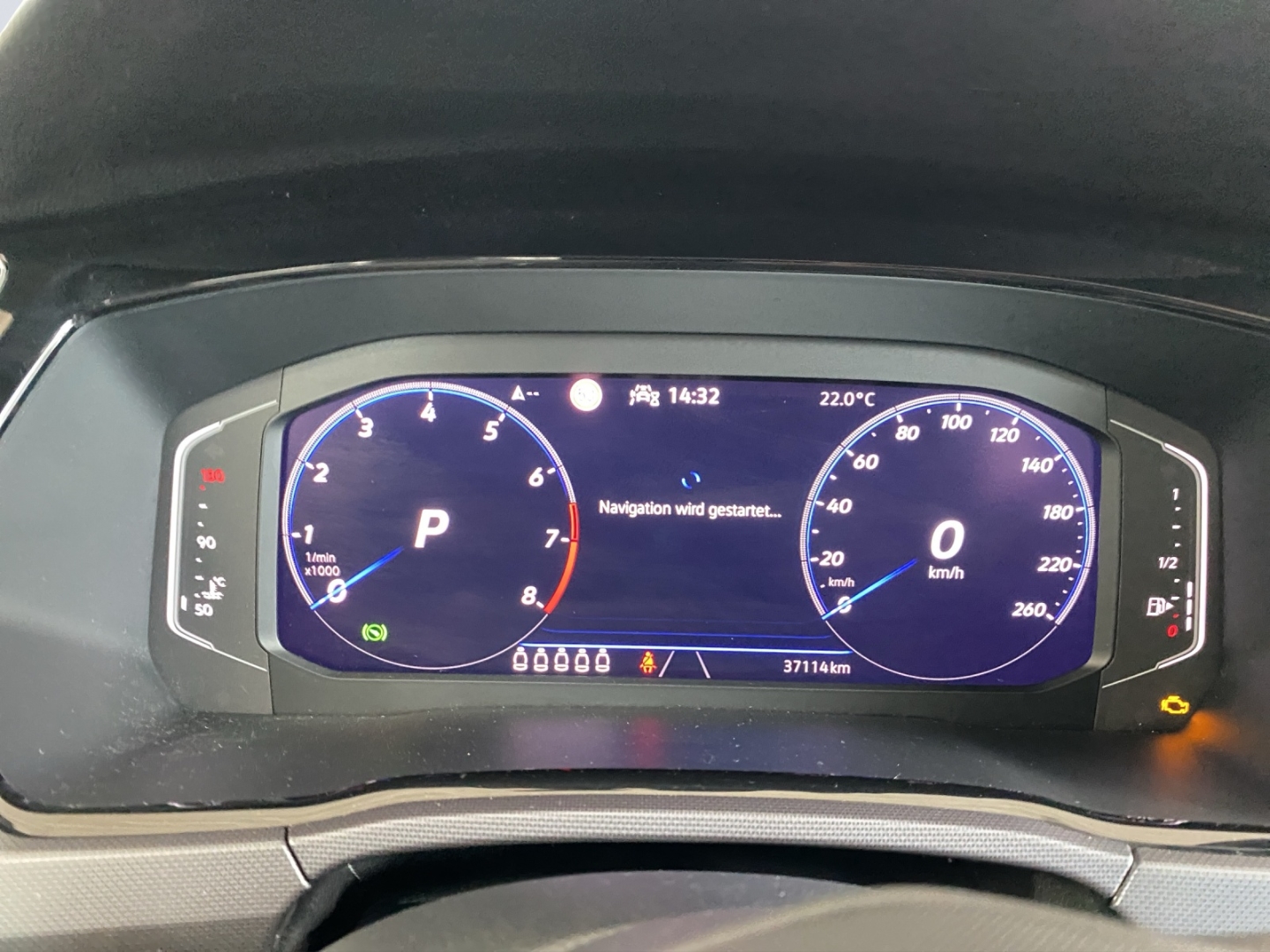 Touran Highline R-Line 1.5TSi DSG 110kW AHZV LED AppConnect PDC Rückfahrkamera