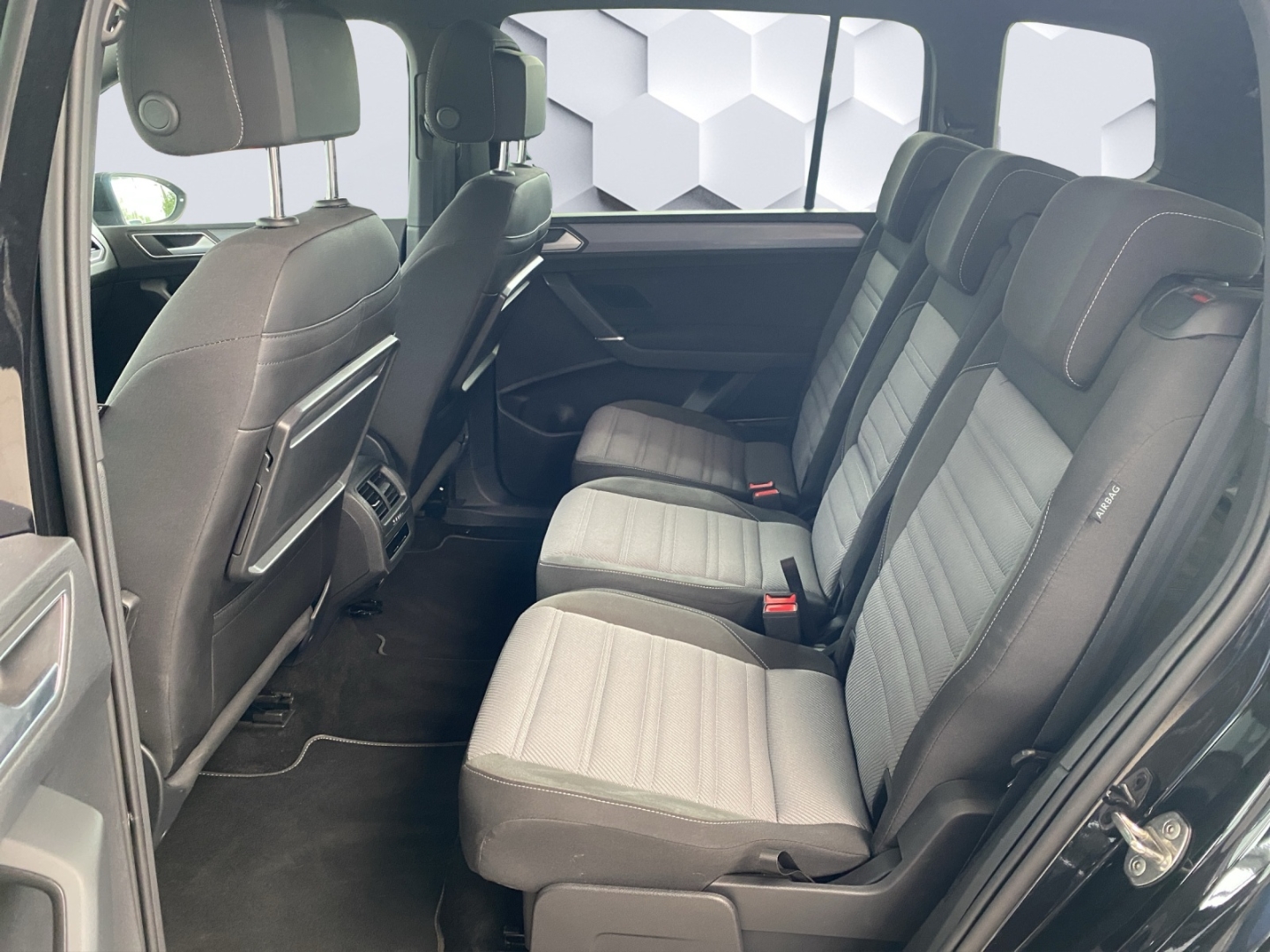 Touran Highline R-Line 1.5TSi DSG 110kW AHZV LED AppConnect PDC Rückfahrkamera