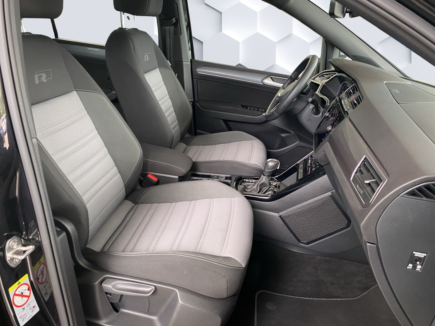 Touran Highline R-Line 1.5TSi DSG 110kW AHZV LED AppConnect PDC Rückfahrkamera