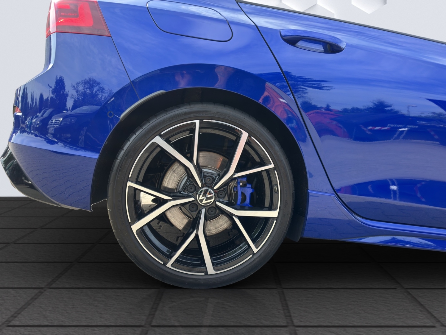 Golf R VIII 2.0 TSI 4Motion DSG 235kW LED HuD App-Connect