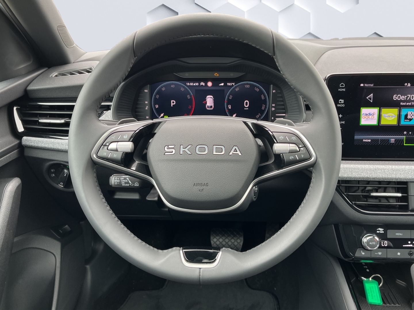 Scala Tour 1.5 TSI EU6e AHK-klappbar Panorama Navi Digitales Cockpit LED Sperrdiff. ACC