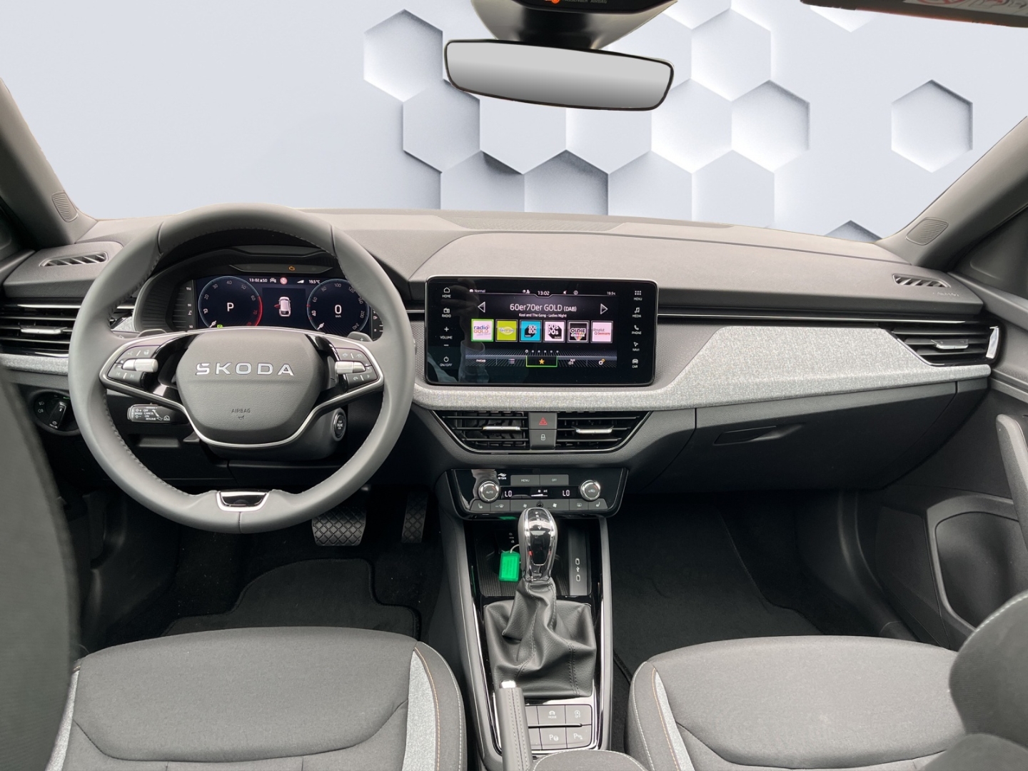 Scala Tour 1.5 TSI EU6e AHK-klappbar Panorama Navi Digitales Cockpit LED Sperrdiff. ACC