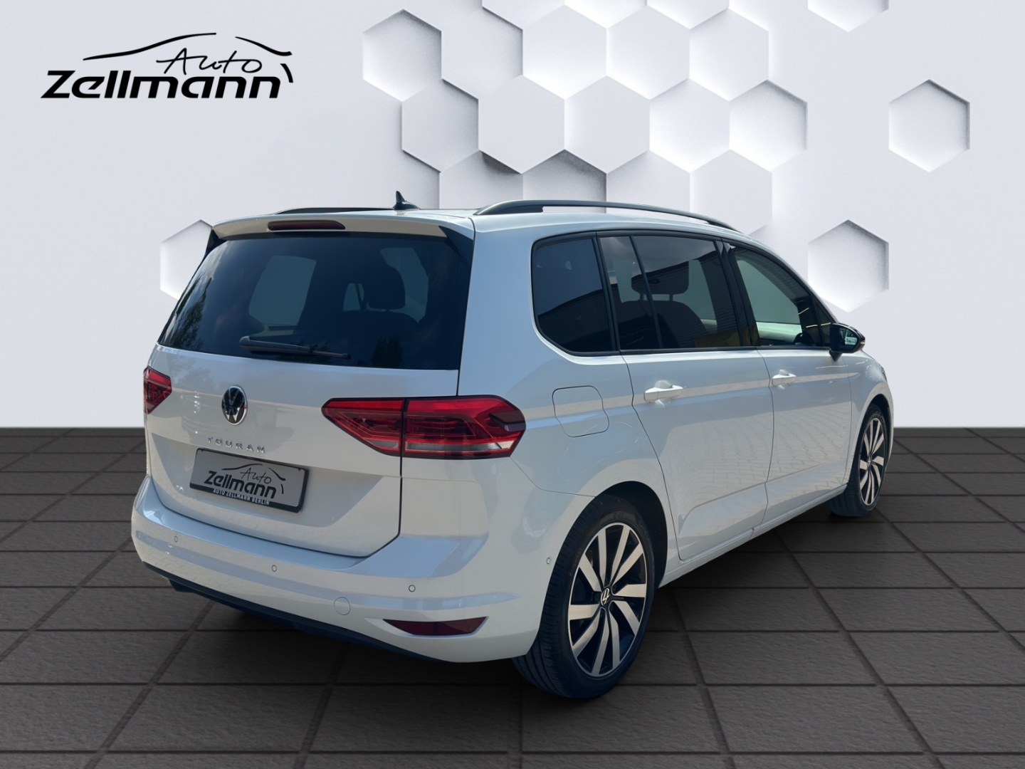 Touran Highline 1.5TSI 110kW DSG StHz Panodach Navi AHK