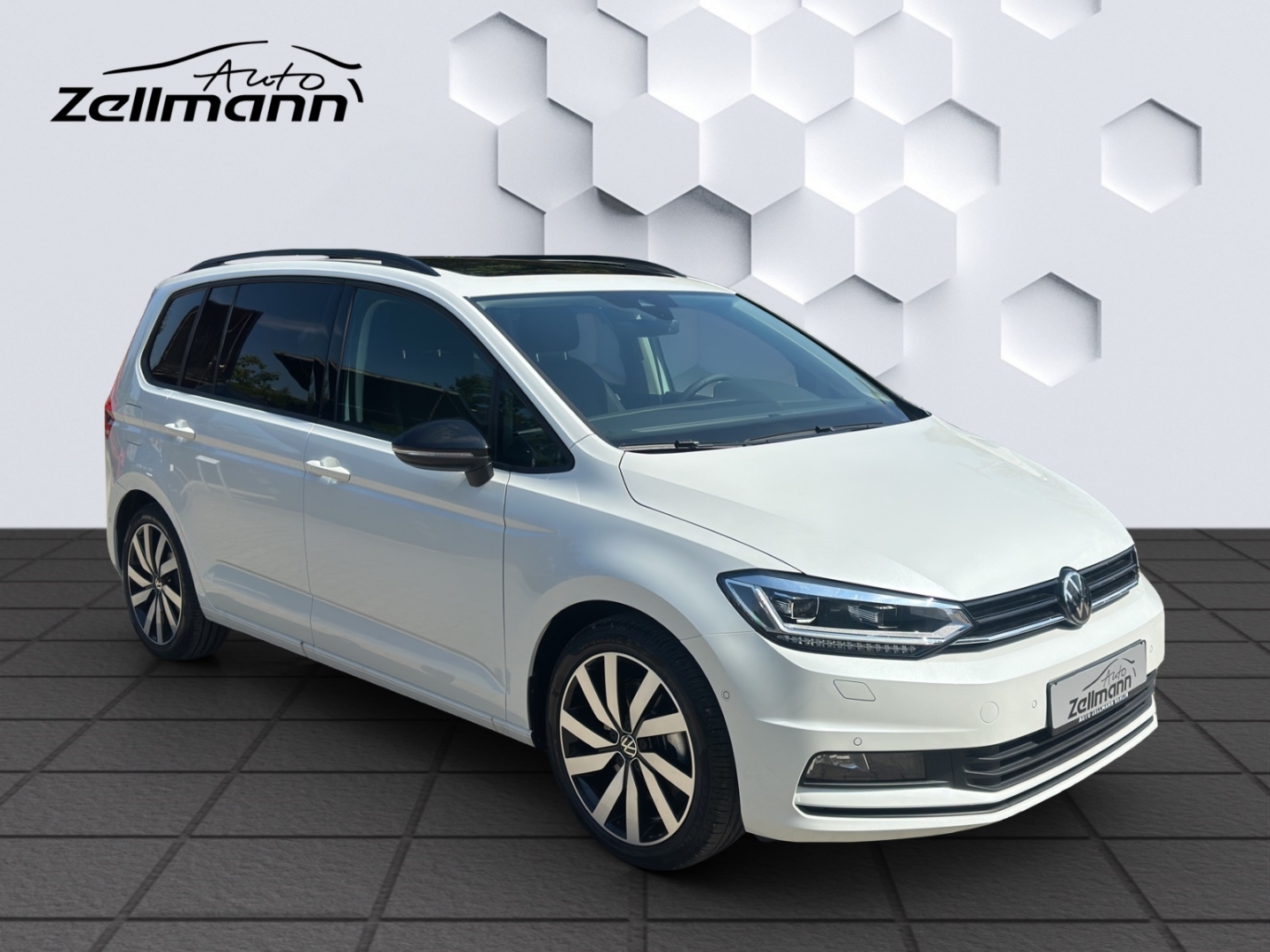 Touran Highline 1.5TSI 110kW DSG StHz Panodach Navi AHK