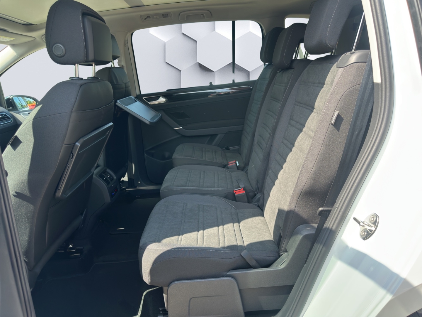 Touran Highline 1.5TSI 110kW DSG StHz Panodach Navi AHK