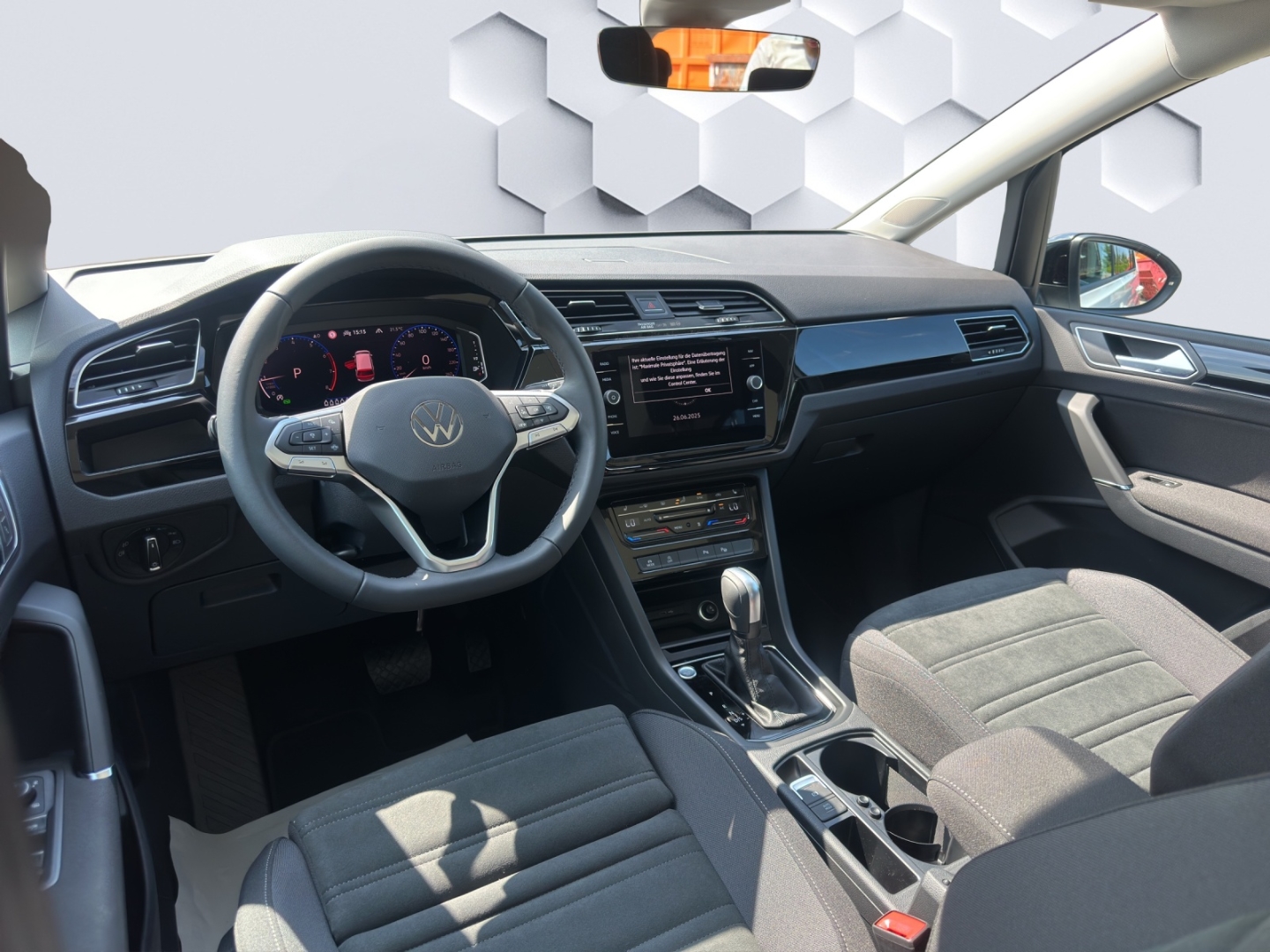 Touran Highline 1.5TSI 110kW DSG StHz Panodach Navi AHK