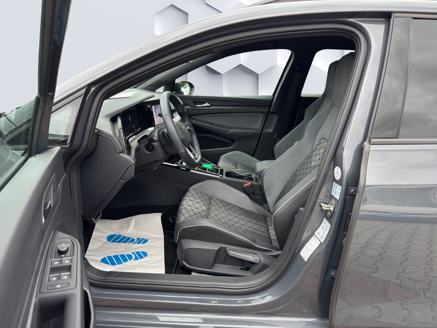 Golf Variant Mildhybrid VIII 1.5 eTSI R-Line DSG 96kW LED AHZV Sitzheizung