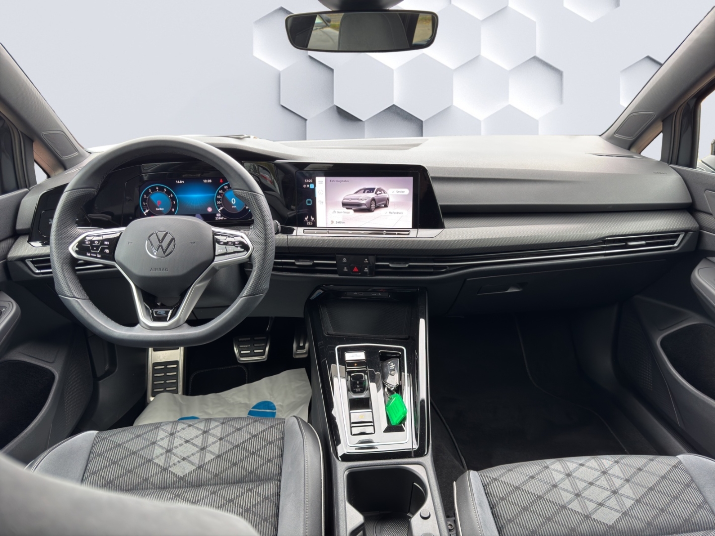 Golf Variant Mildhybrid VIII 1.5 eTSI R-Line DSG 96kW LED AHZV Sitzheizung