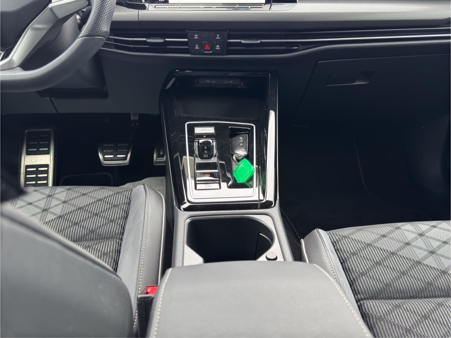 Golf Variant Mildhybrid VIII 1.5 eTSI R-Line DSG 96kW LED AHZV Sitzheizung