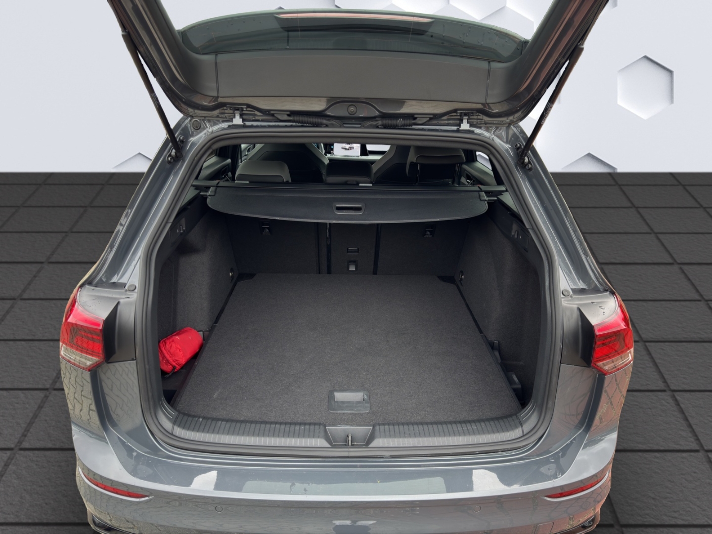 Golf Variant Mildhybrid VIII 1.5 eTSI R-Line DSG 96kW LED AHZV Sitzheizung