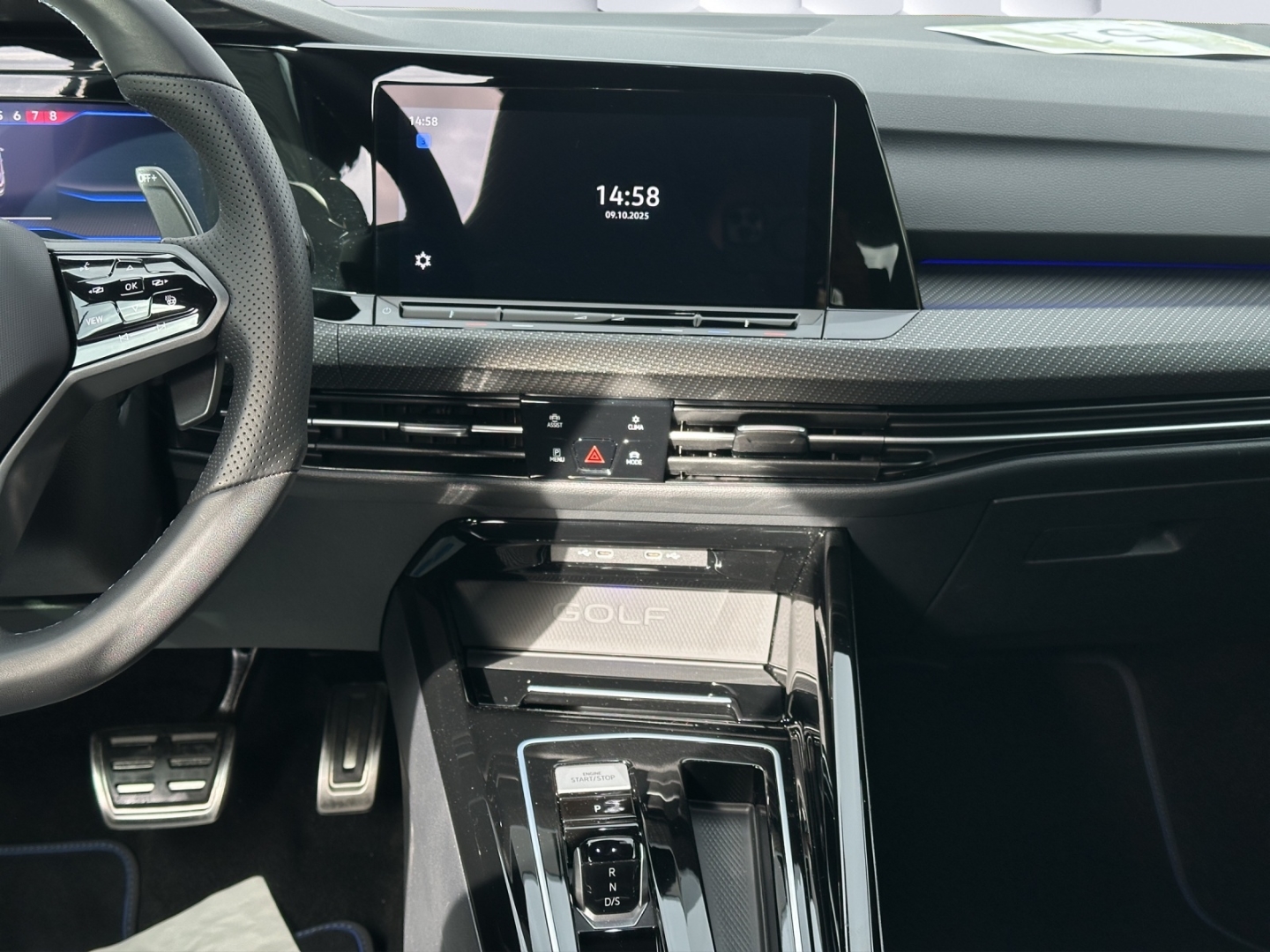 Golf R VIII 2.0 TSI 4Motion DSG 235kW LED PanoSchiebedach