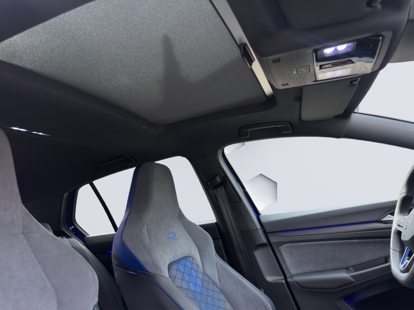 Golf R VIII 2.0 TSI 4Motion DSG 235kW LED PanoSchiebedach