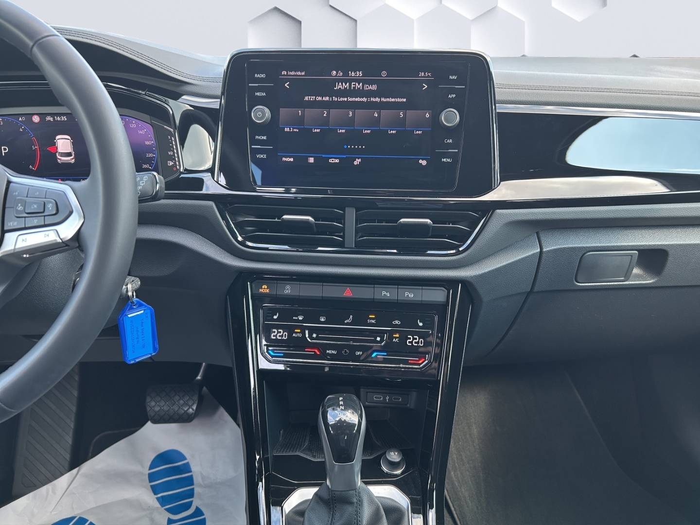 T-Roc Style 2.0l TDI DSG AhK Kamera IQ Drive W+S Reifen