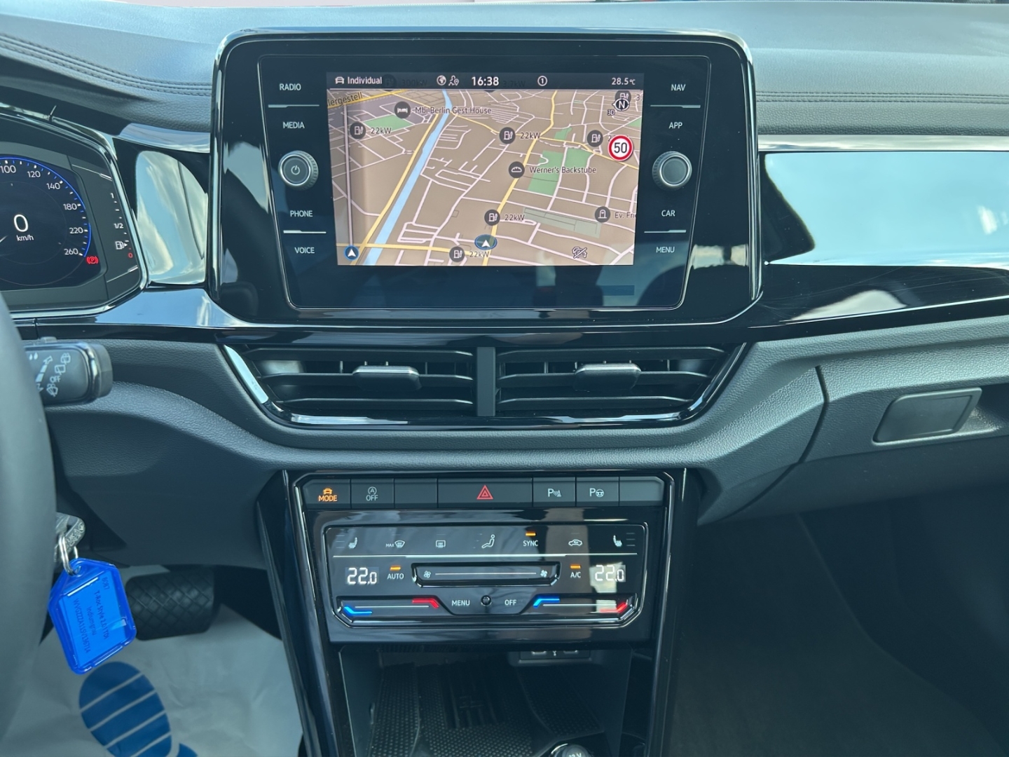 T-Roc Style 2.0l TDI DSG AhK Kamera IQ Drive W+S Reifen