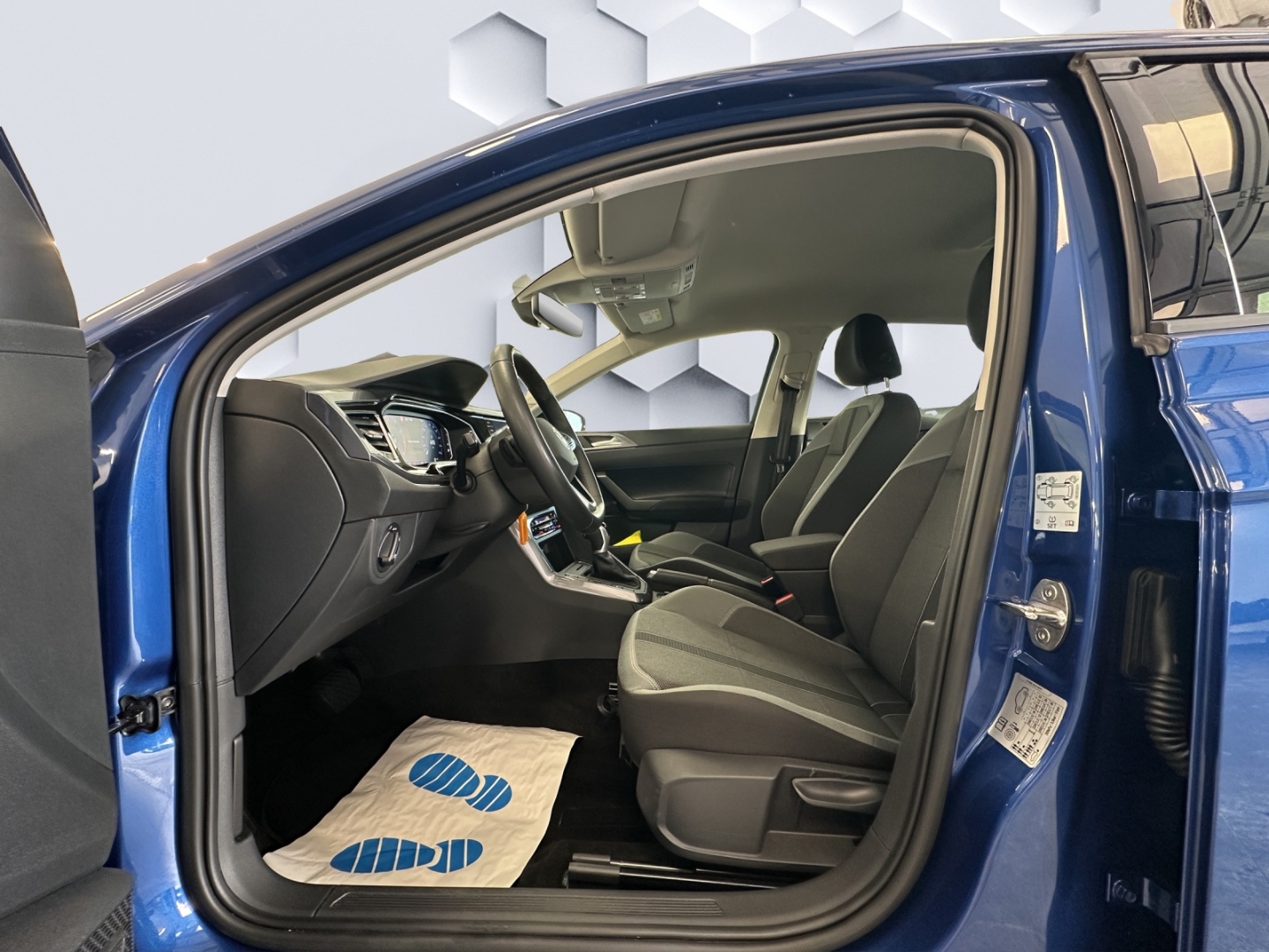 Polo VI Style 1.0TSI DSG 70kW MatrixLED GJR PDC ACC Sitzheizung