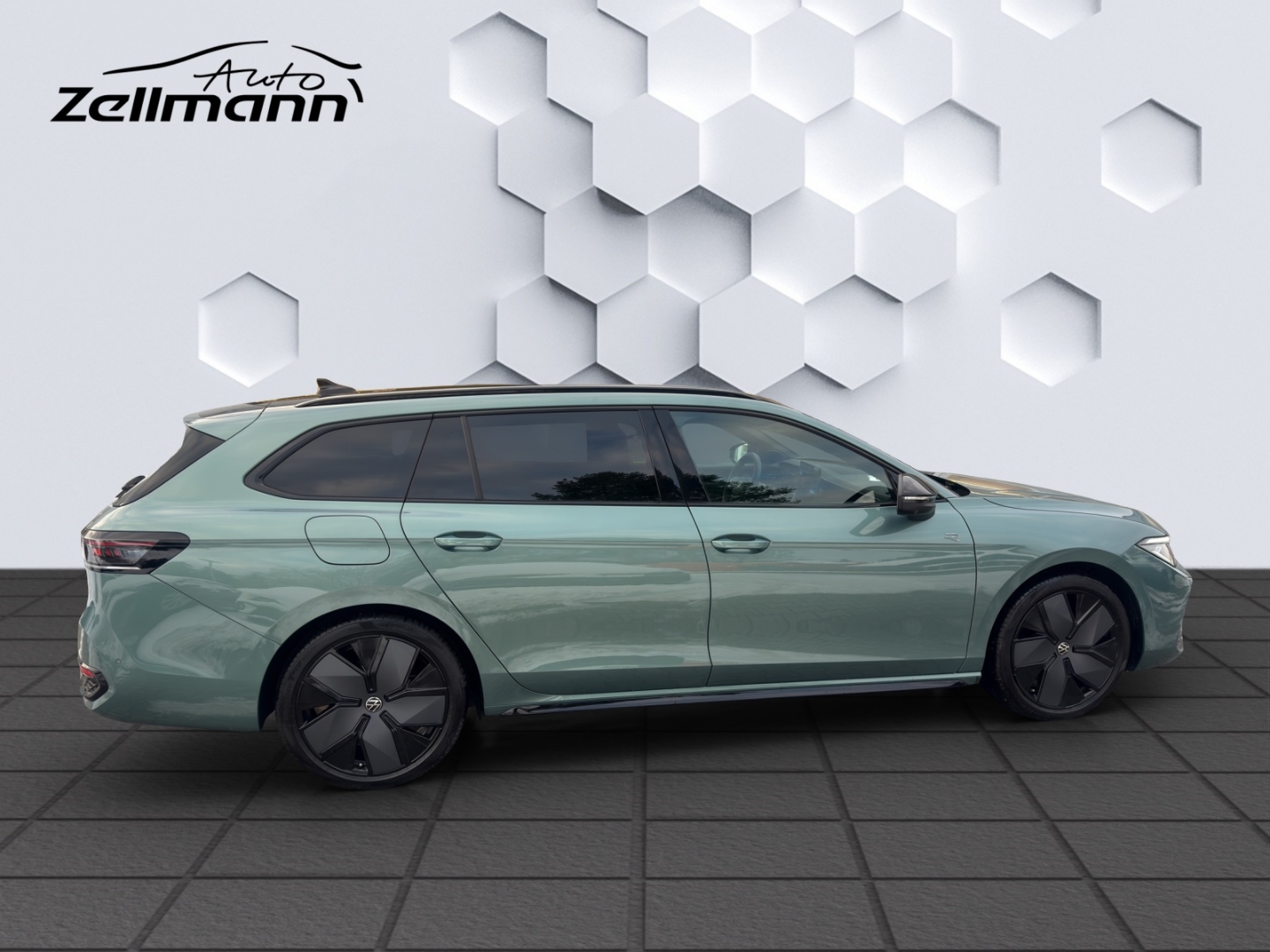 Passat Variant 2.0TSI 195kW 4M DSG R-Line AHZV MatrixLED HuD ACC 360°Kamera ParkAssist Standheizung