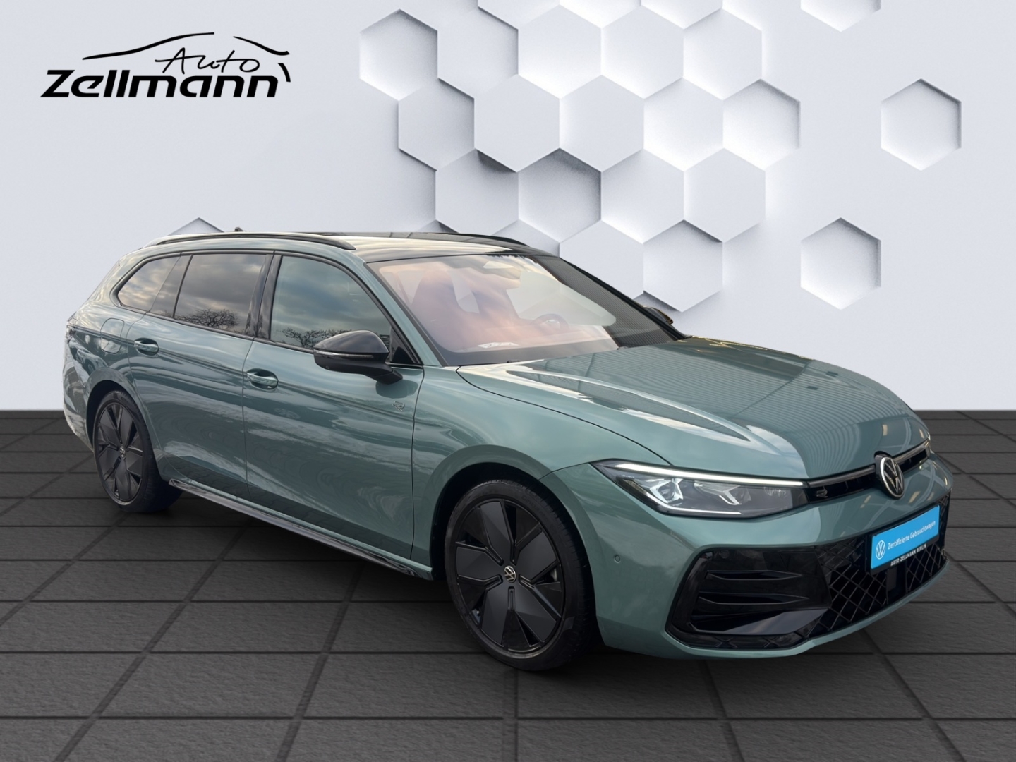 Passat Variant 2.0TSI 195kW 4M DSG R-Line AHZV MatrixLED HuD ACC 360°Kamera ParkAssist Standheizung
