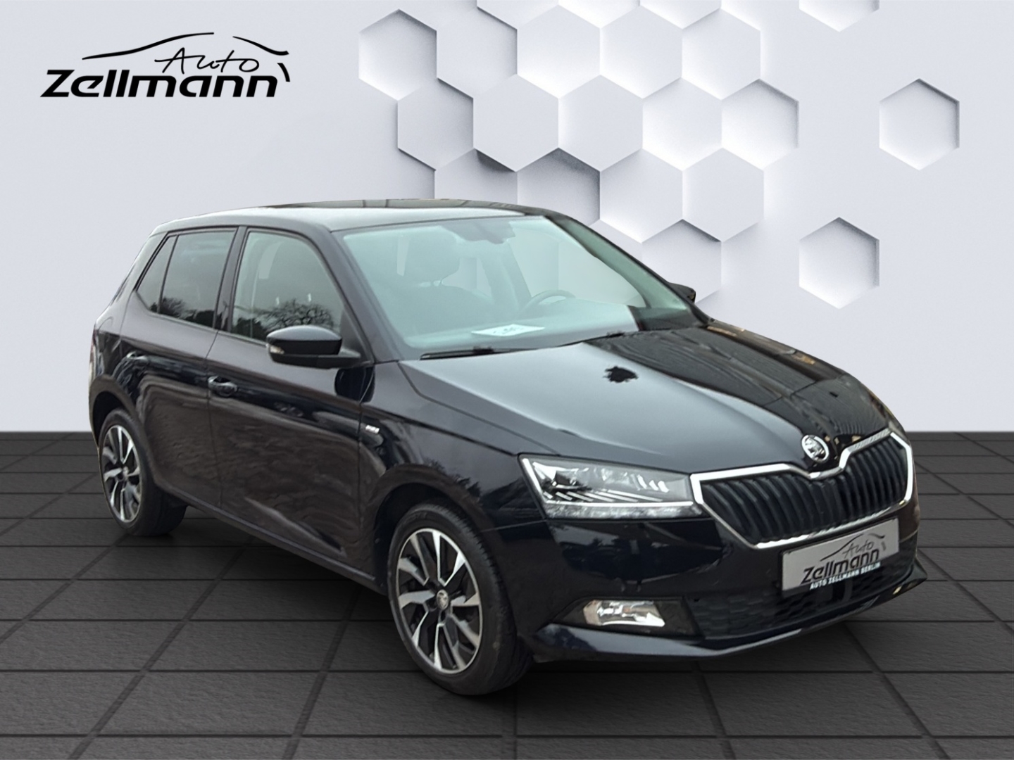 Fabia 1.0 TSI Drive PanoDach PDC ACC Rückfahrkamera Sitzheizung