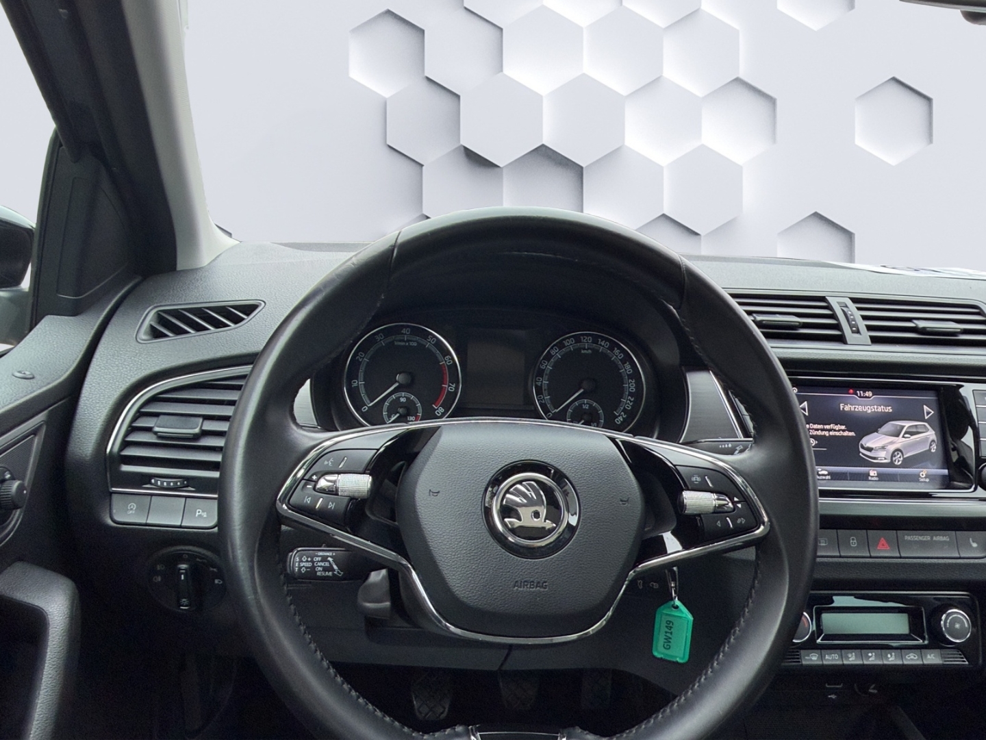 Fabia 1.0 TSI Drive PanoDach PDC ACC Rückfahrkamera Sitzheizung