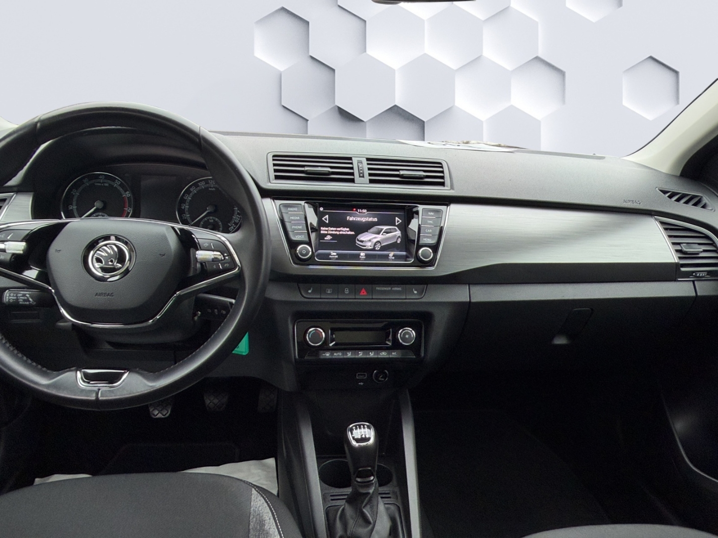 Fabia 1.0 TSI Drive PanoDach PDC ACC Rückfahrkamera Sitzheizung