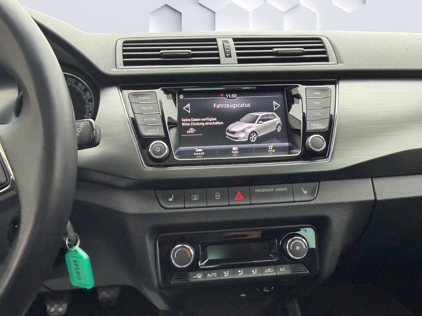 Fabia 1.0 TSI Drive PanoDach PDC ACC Rückfahrkamera Sitzheizung