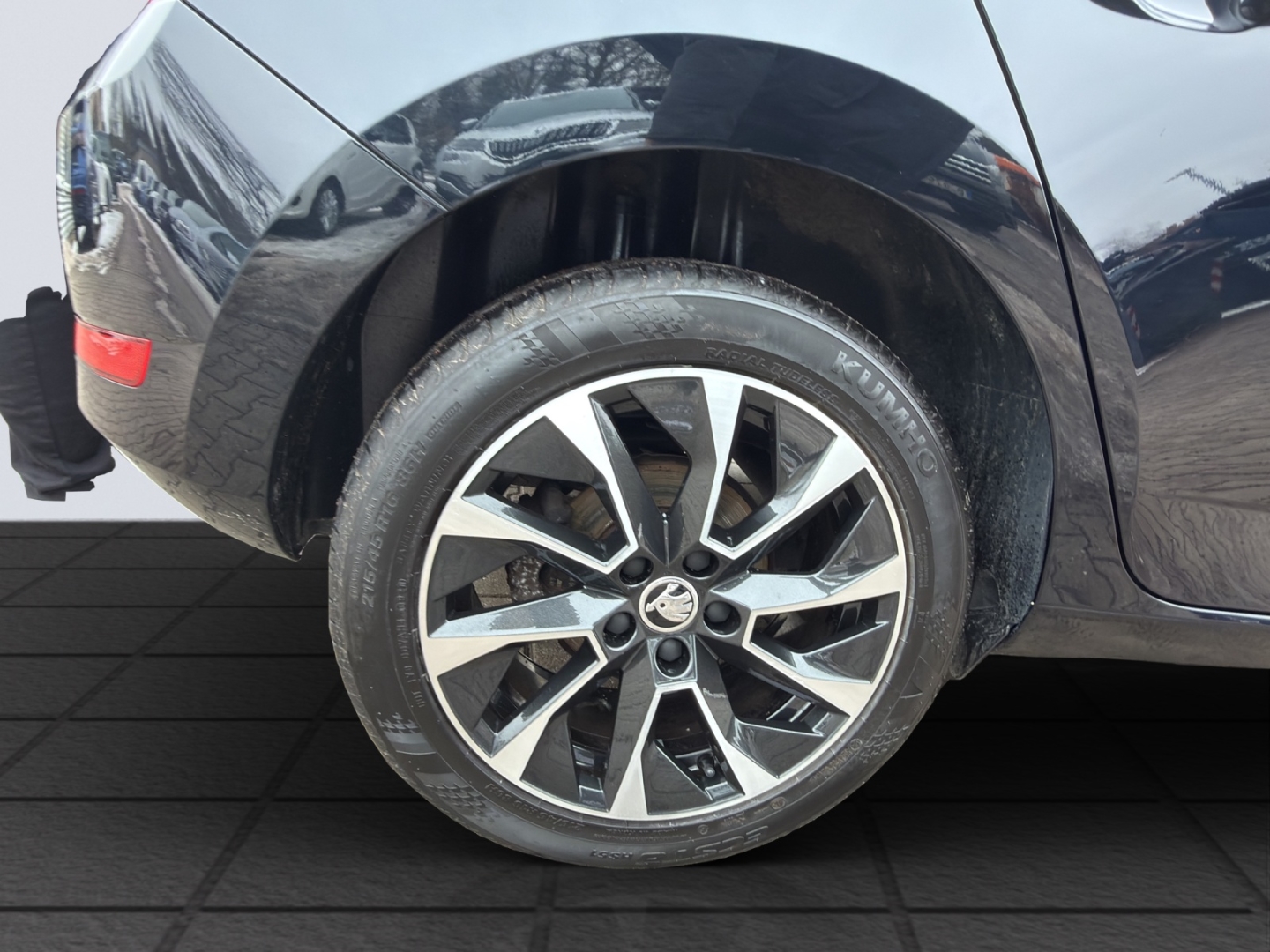 Fabia 1.0 TSI Drive PanoDach PDC ACC Rückfahrkamera Sitzheizung