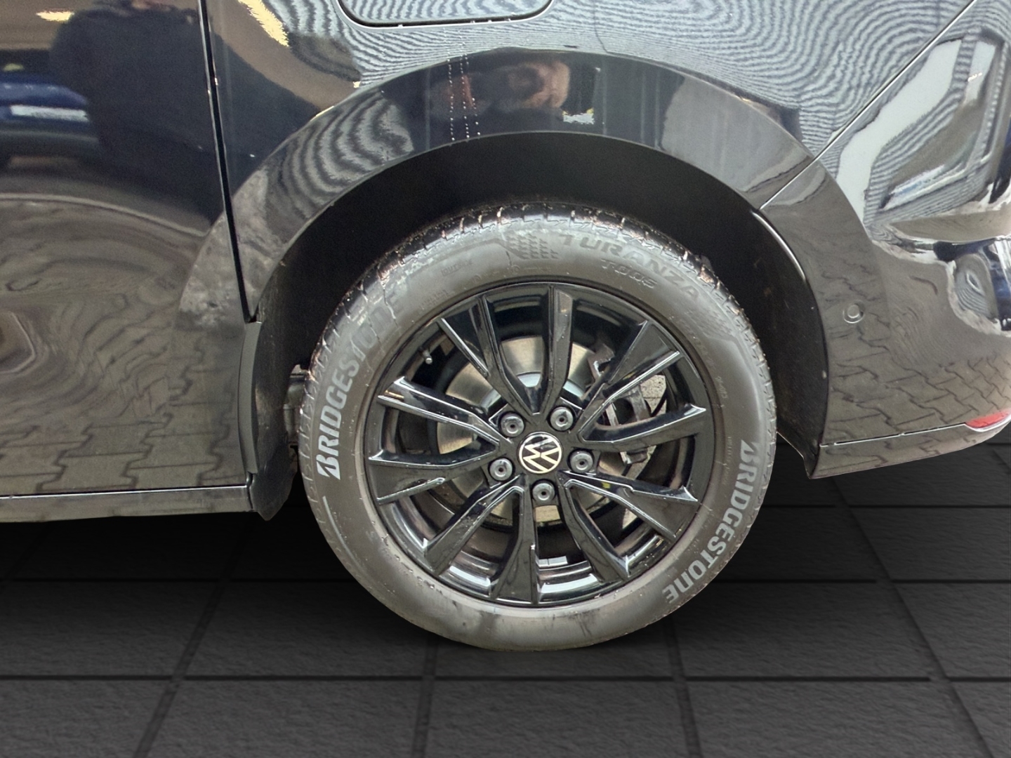 T7 Multivan Style 2.0 150kW MatrixLED PanoDach ACC Rückfahrkamera ParkLenkAssist