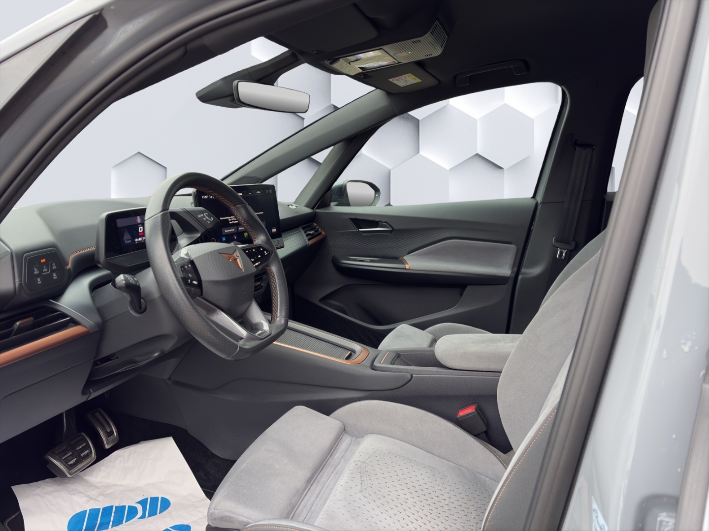 Born 150kW LED ACC 360°Kamera ParkLenkAssist Sitzheizung