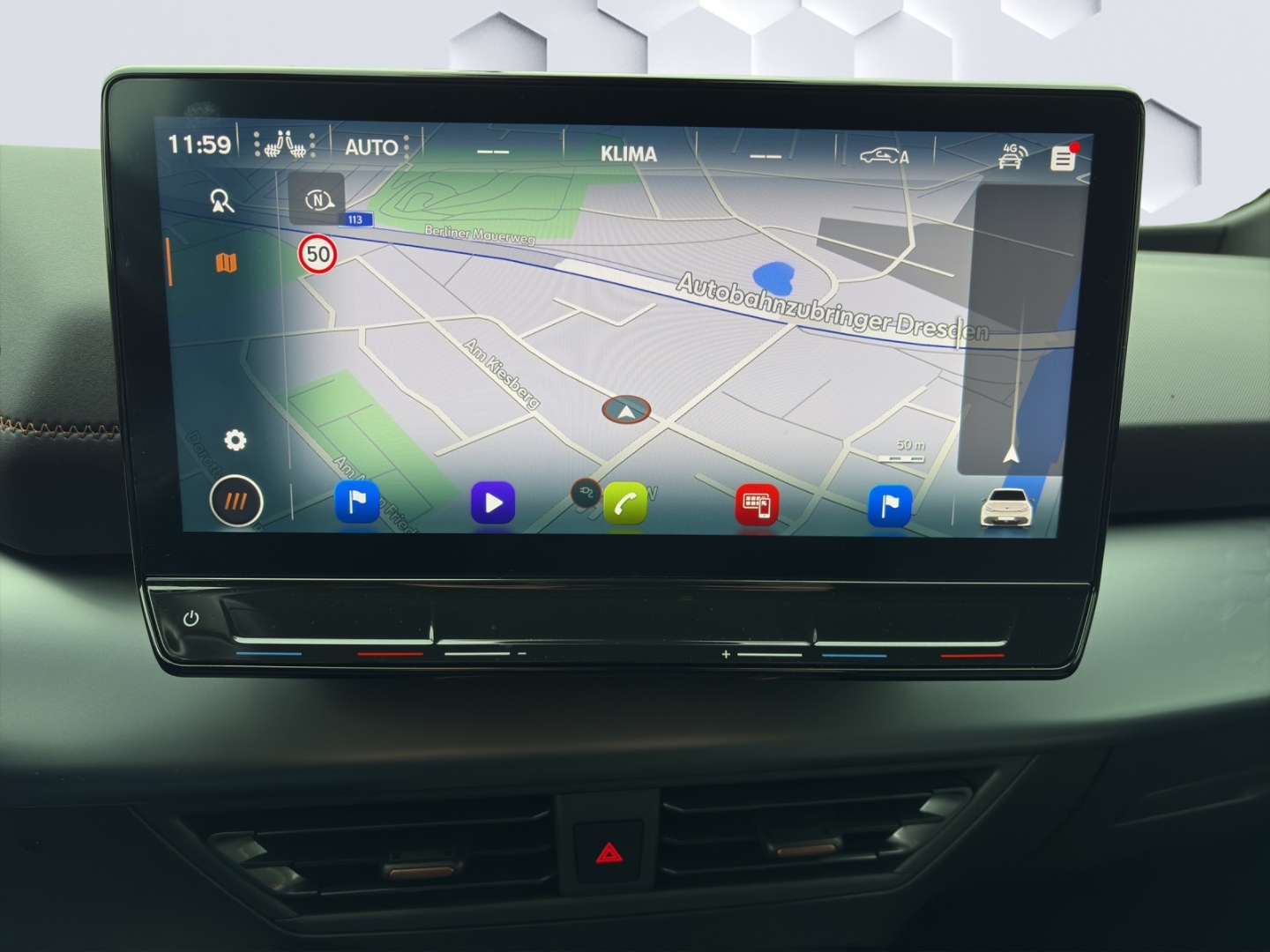 Born 150kW LED ACC 360°Kamera ParkLenkAssist Sitzheizung