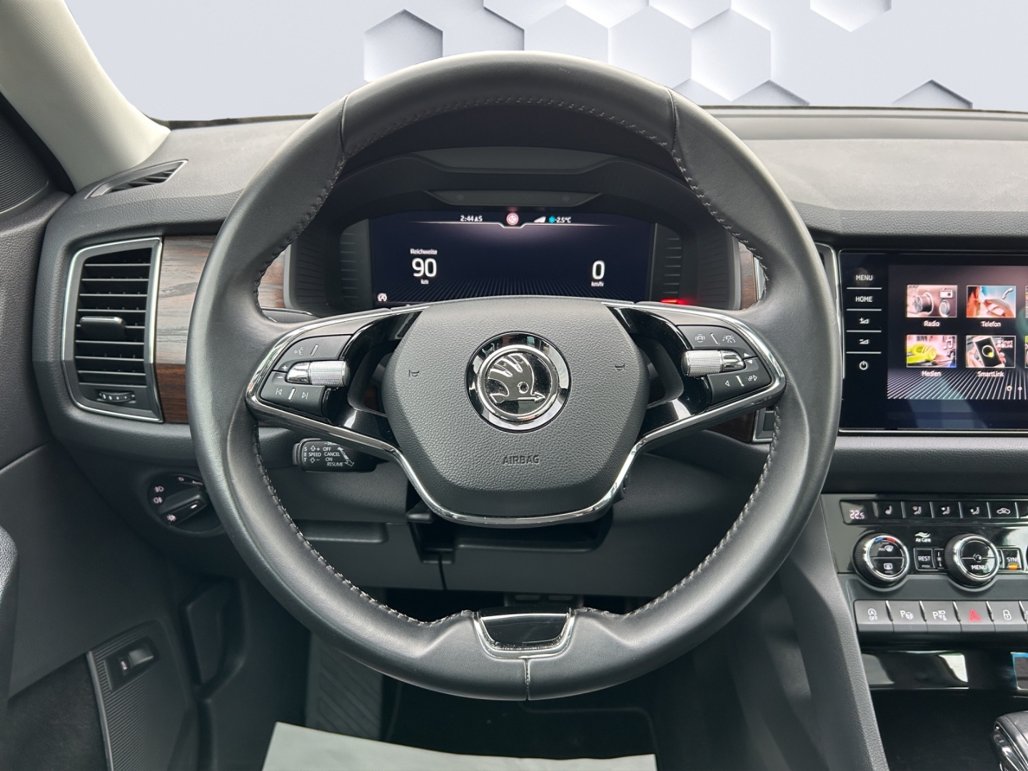 Kodiaq Scout 4x4 2.0TDI AHZV PanoDach ACC 360°Kamera ParkLenkAssist Sitzheizung