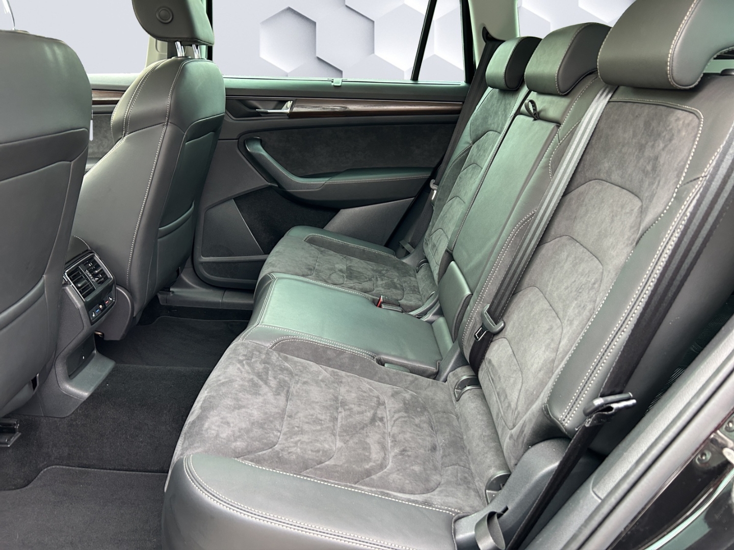 Kodiaq Scout 4x4 2.0TDI AHZV PanoDach ACC 360°Kamera ParkLenkAssist Sitzheizung