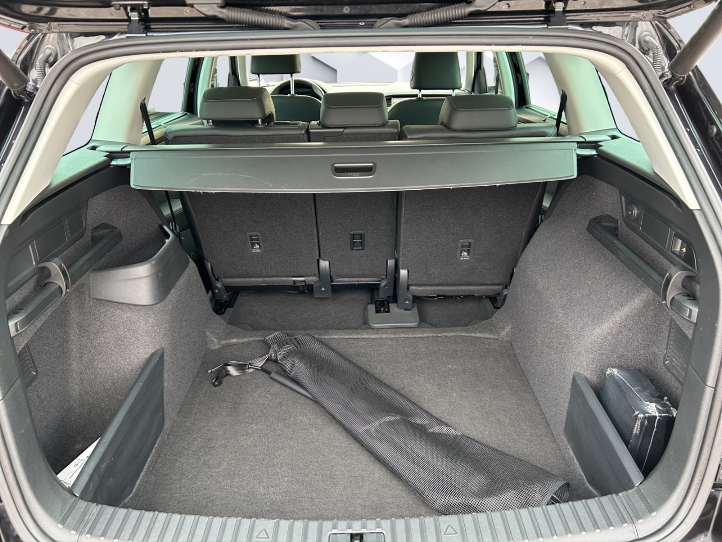 Kodiaq Scout 4x4 2.0TDI AHZV PanoDach ACC 360°Kamera ParkLenkAssist Sitzheizung