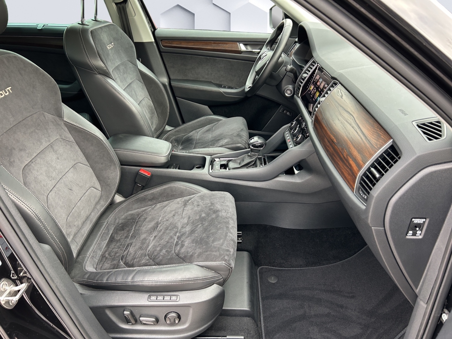 Kodiaq Scout 4x4 2.0TDI AHZV PanoDach ACC 360°Kamera ParkLenkAssist Sitzheizung