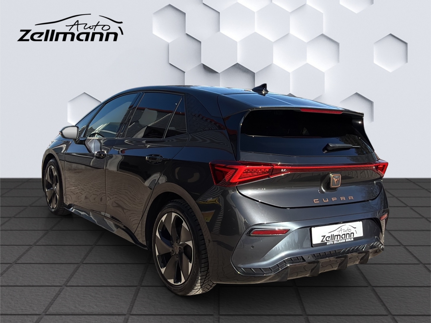 Born 150kW LED ACC 360°Kamera ParkLenkAssist Sitzheizung