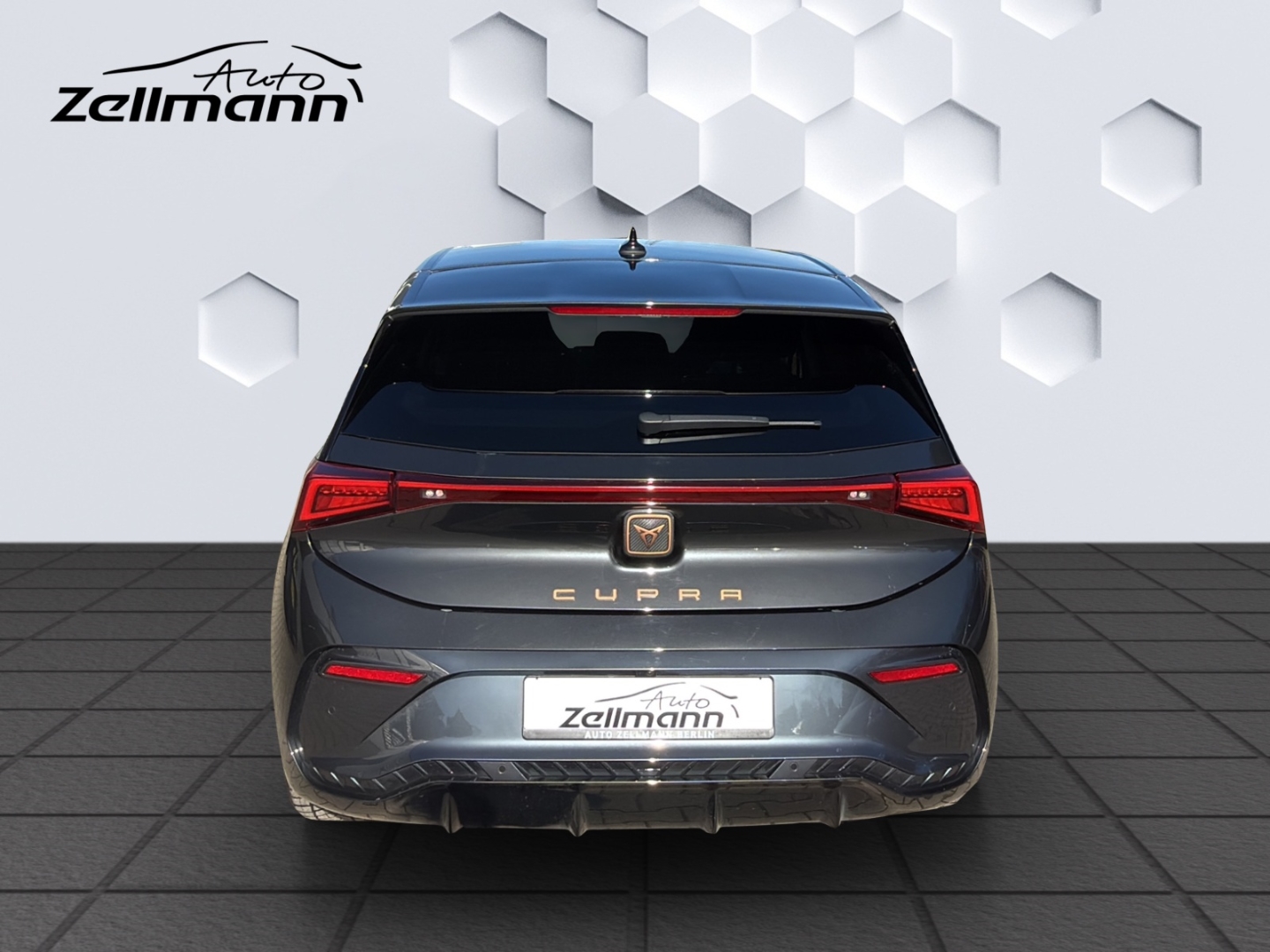 Born 150kW LED ACC 360°Kamera ParkLenkAssist Sitzheizung