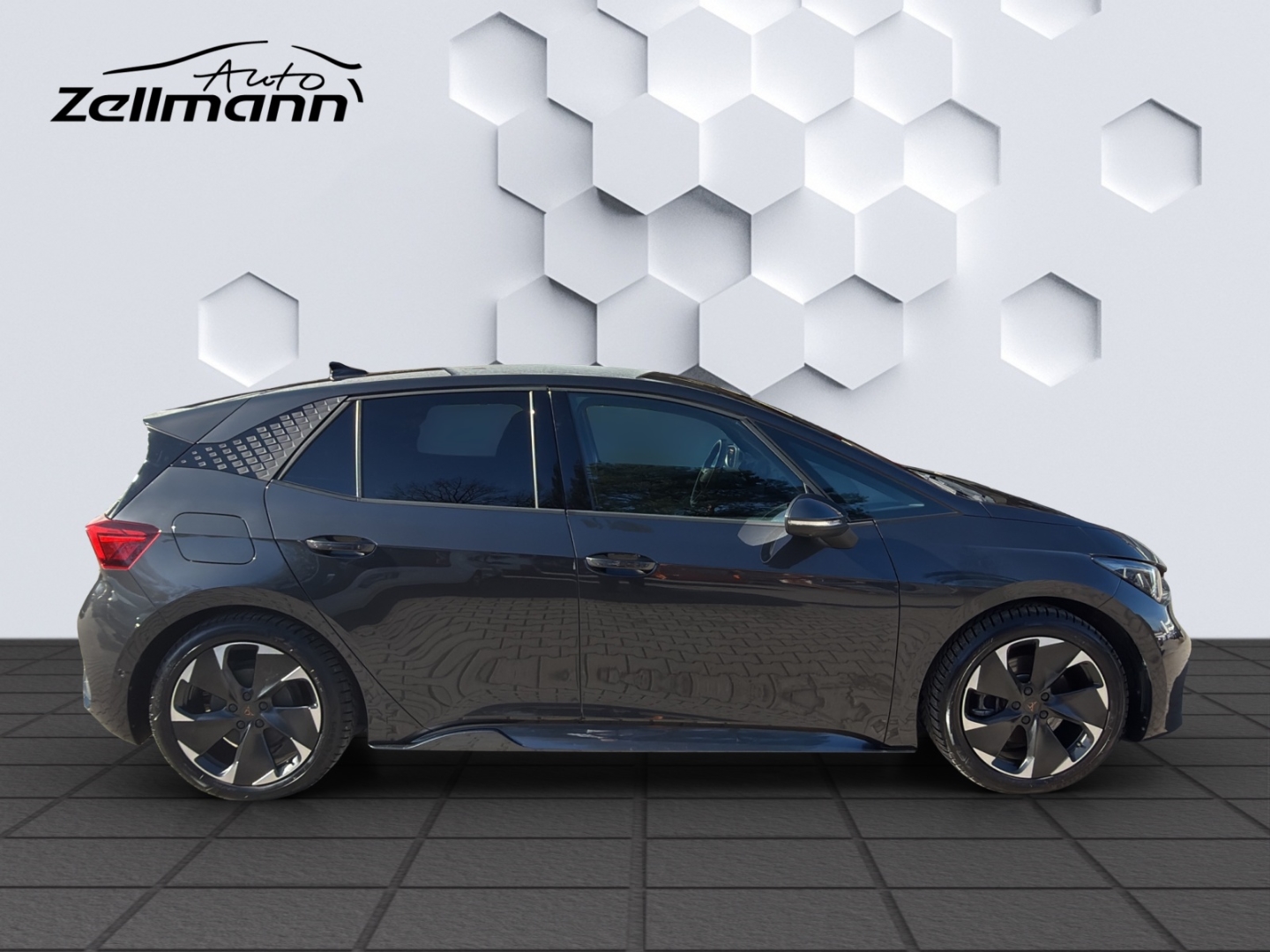 Born 150kW LED ACC 360°Kamera ParkLenkAssist Sitzheizung