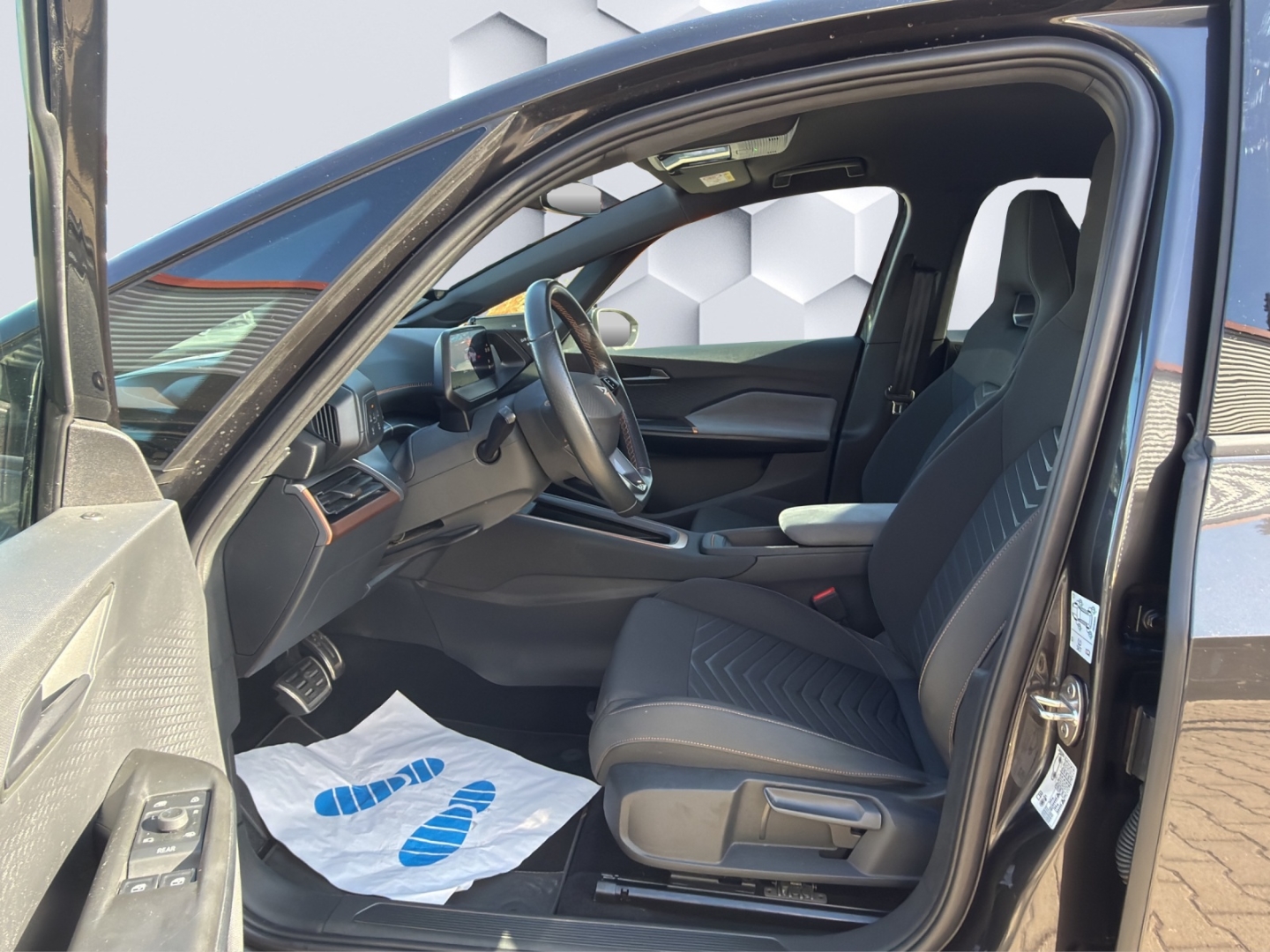 Born 150kW LED ACC 360°Kamera ParkLenkAssist Sitzheizung