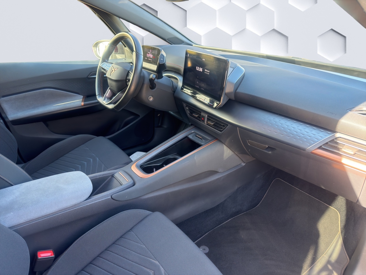 Born 150kW LED ACC 360°Kamera ParkLenkAssist Sitzheizung